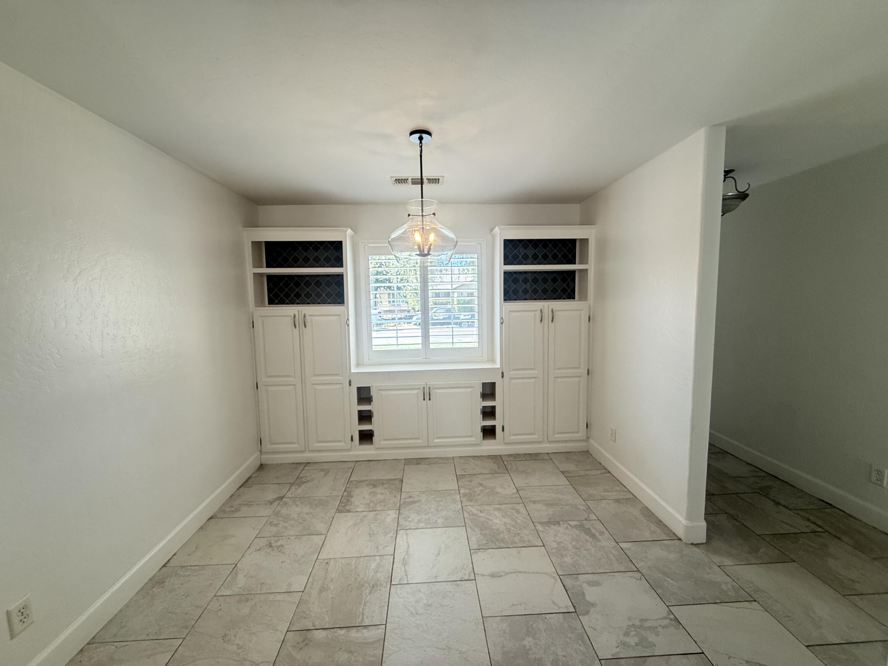 2633 W W Prescott Ave, Visalia, CA 93291