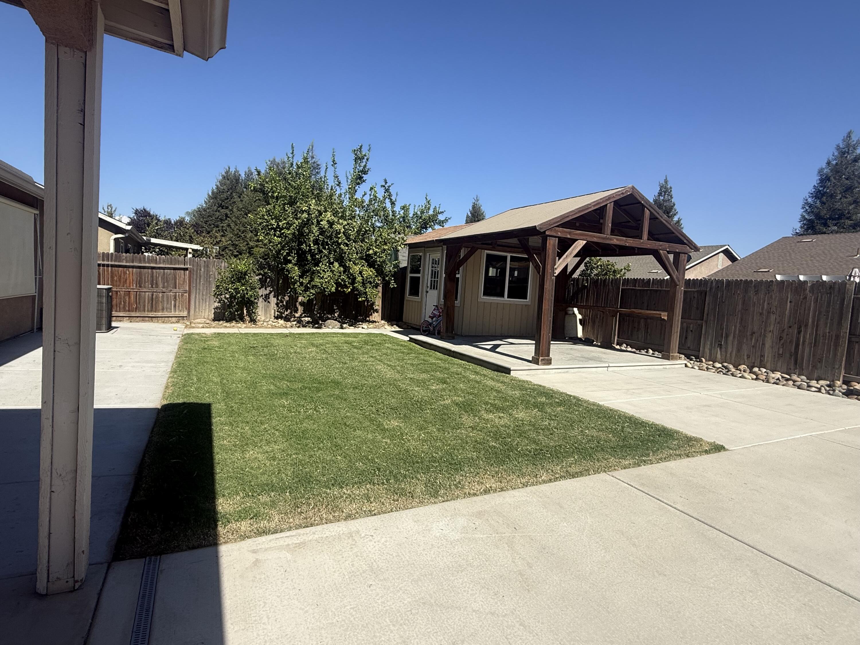 2633 W W Prescott Ave, Visalia, CA 93291