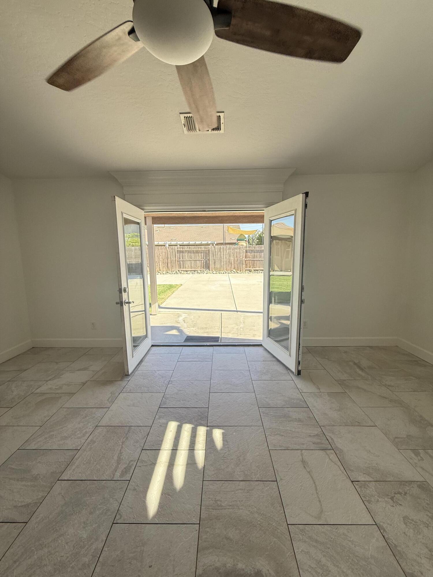2633 W W Prescott Ave, Visalia, CA 93291