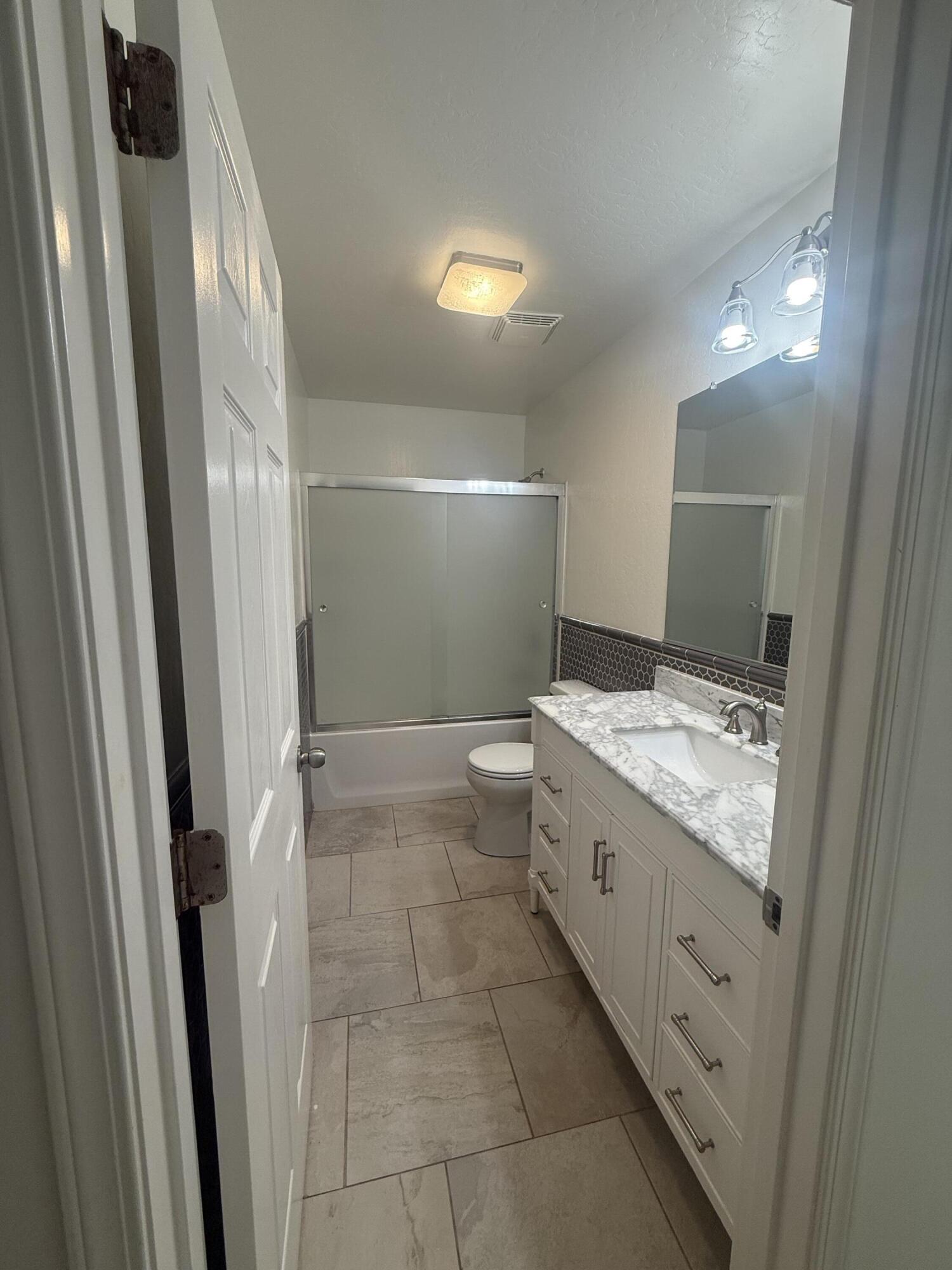 2633 W W Prescott Ave, Visalia, CA 93291