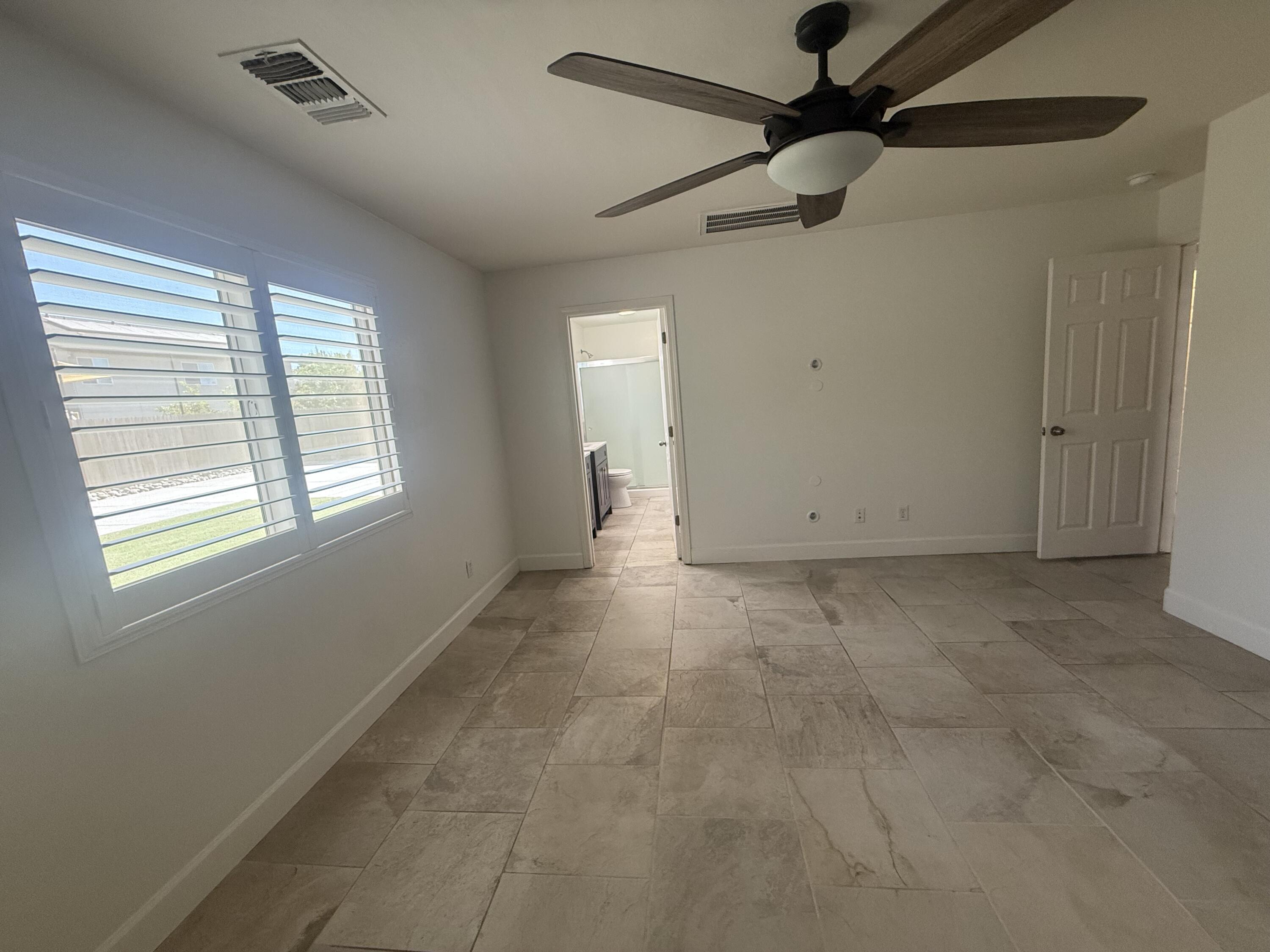 2633 W W Prescott Ave, Visalia, CA 93291