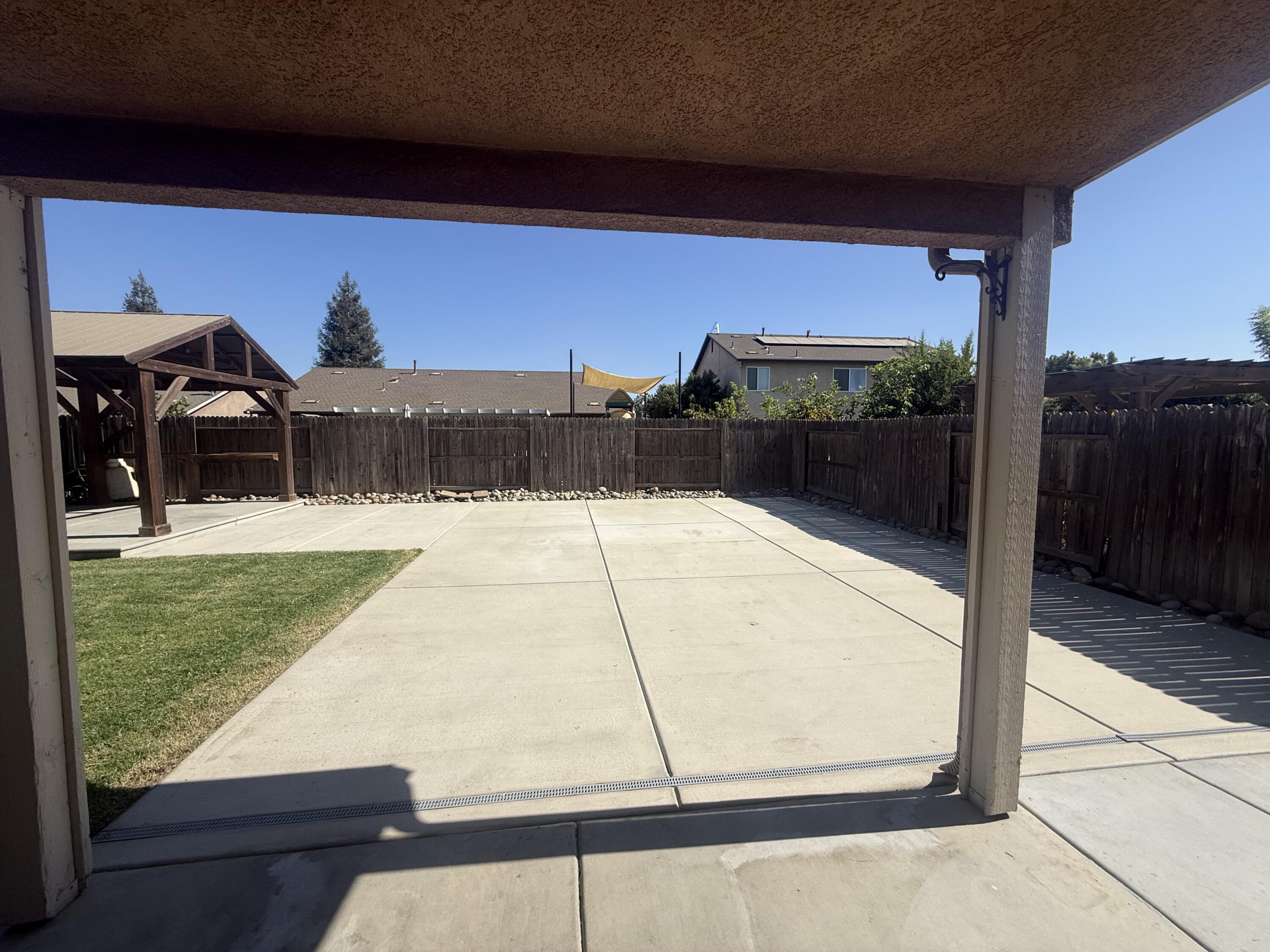 2633 W W Prescott Ave, Visalia, CA 93291