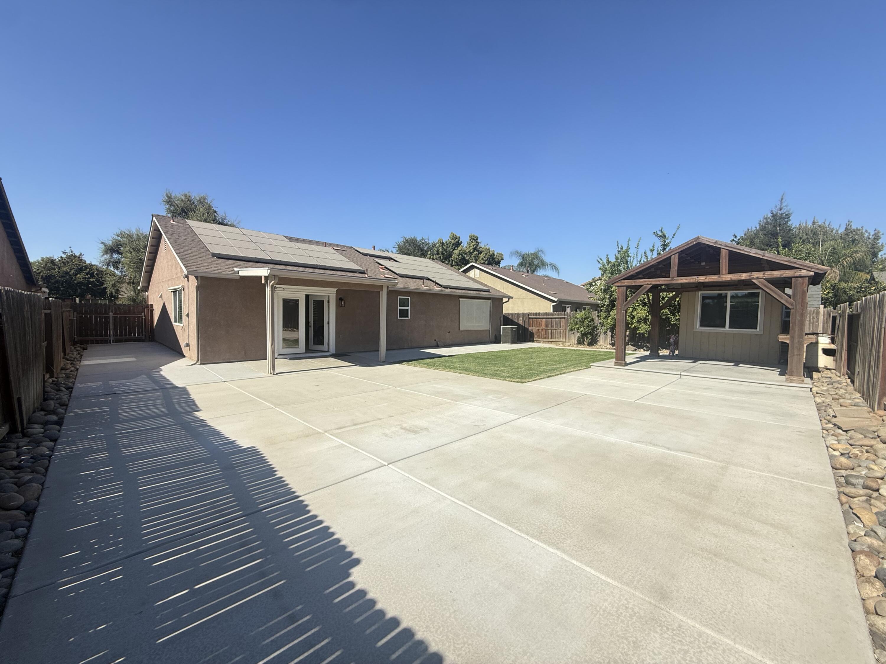 2633 W W Prescott Ave, Visalia, CA 93291