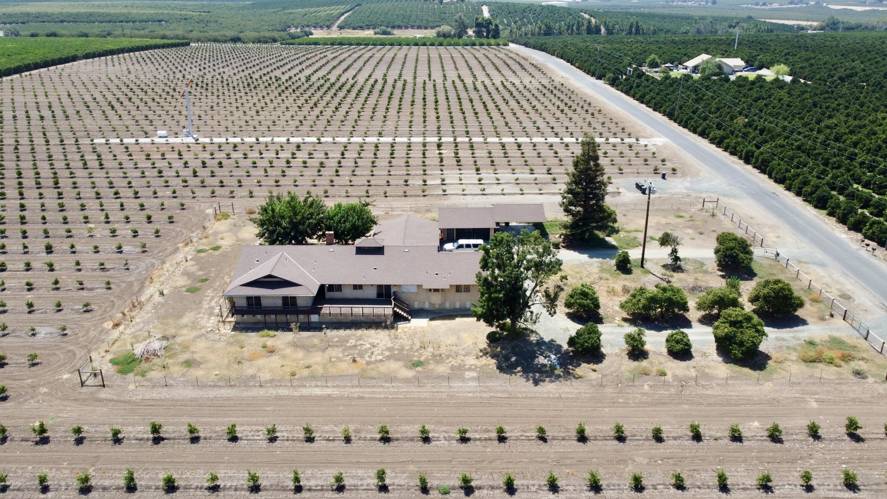 8988 Rd 272, Terra Bella, CA 93270