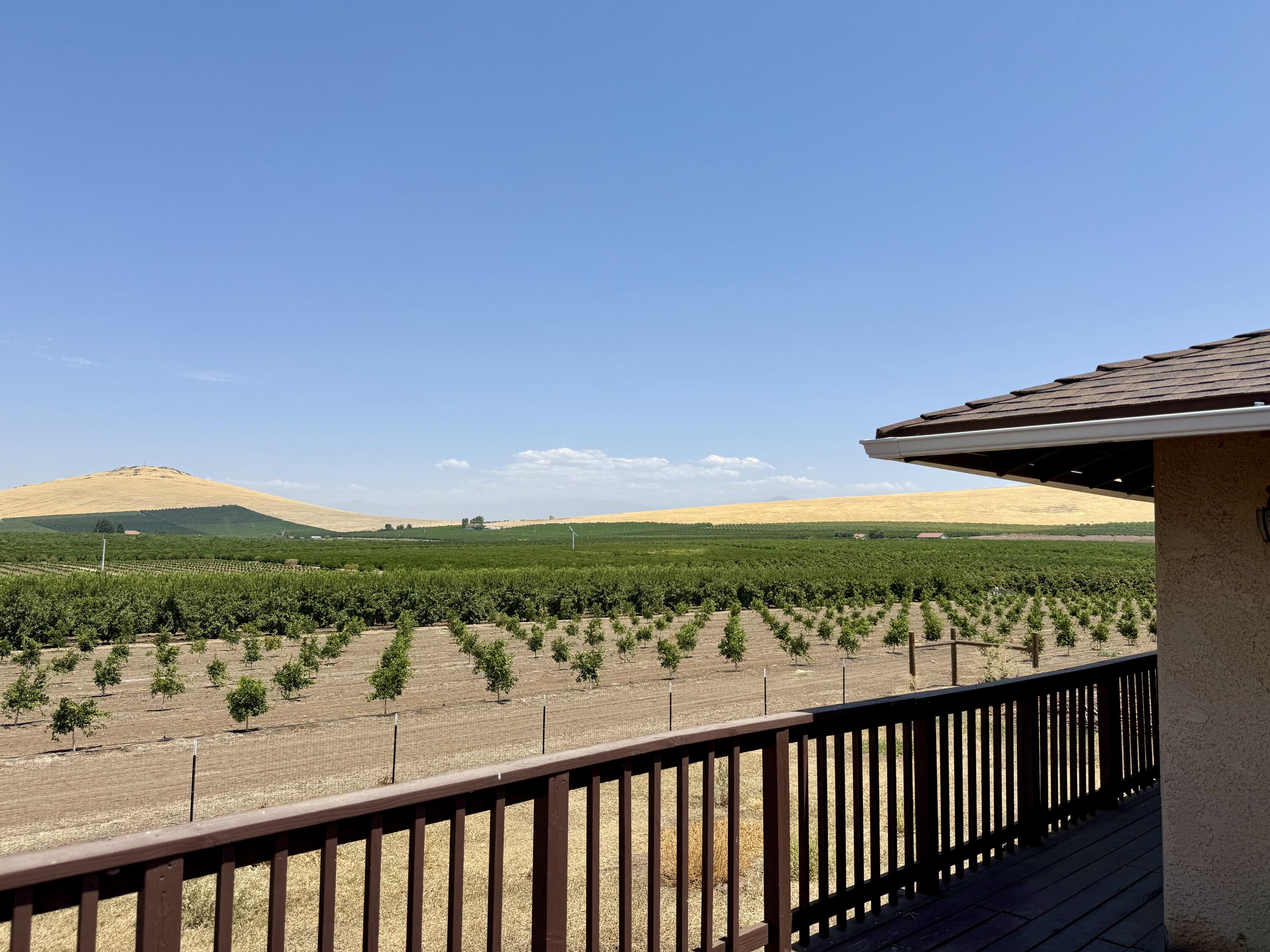 8988 Rd 272, Terra Bella, CA 93270