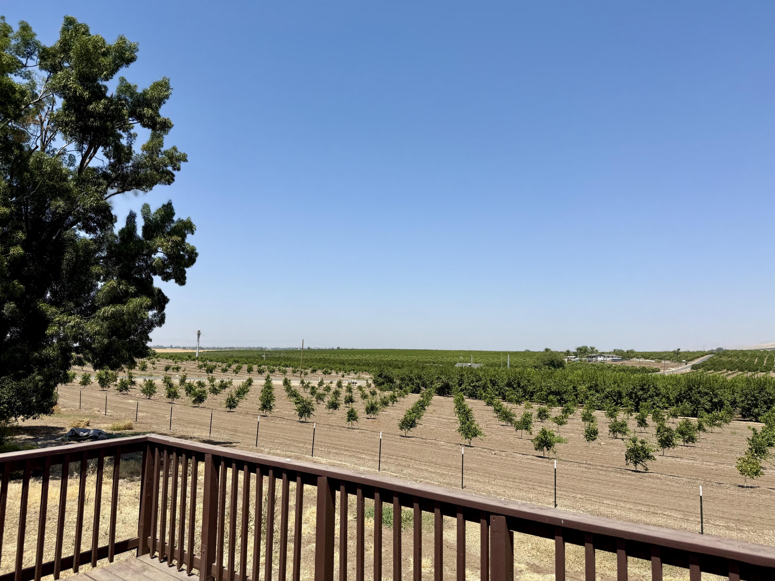 8988 Rd 272, Terra Bella, CA 93270