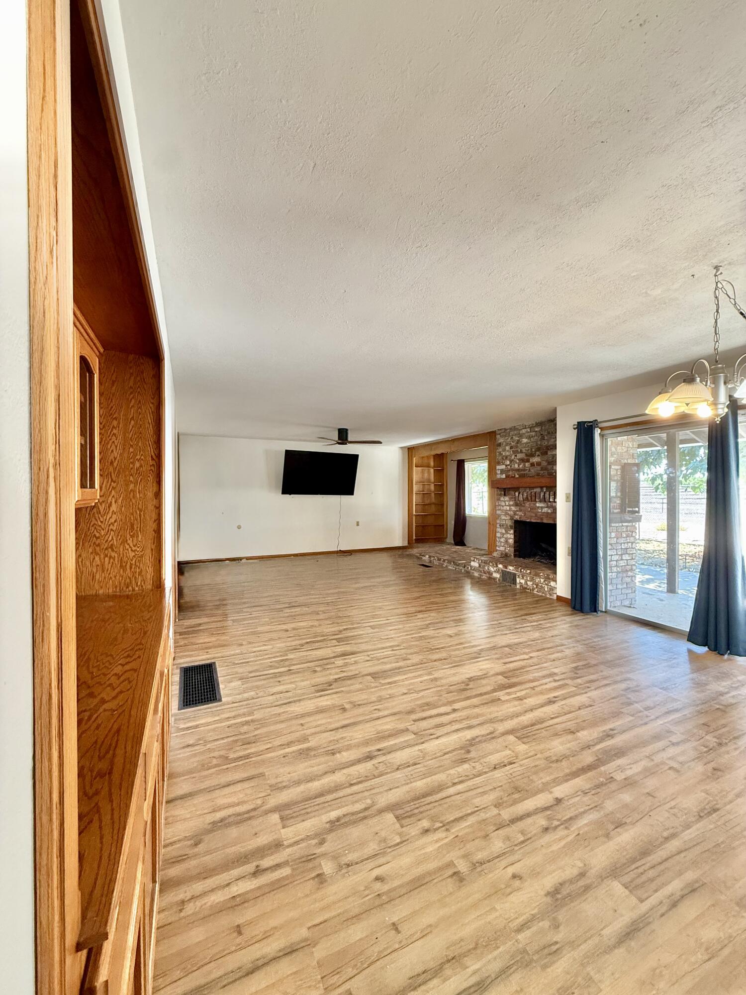 8988 Rd 272, Terra Bella, CA 93270