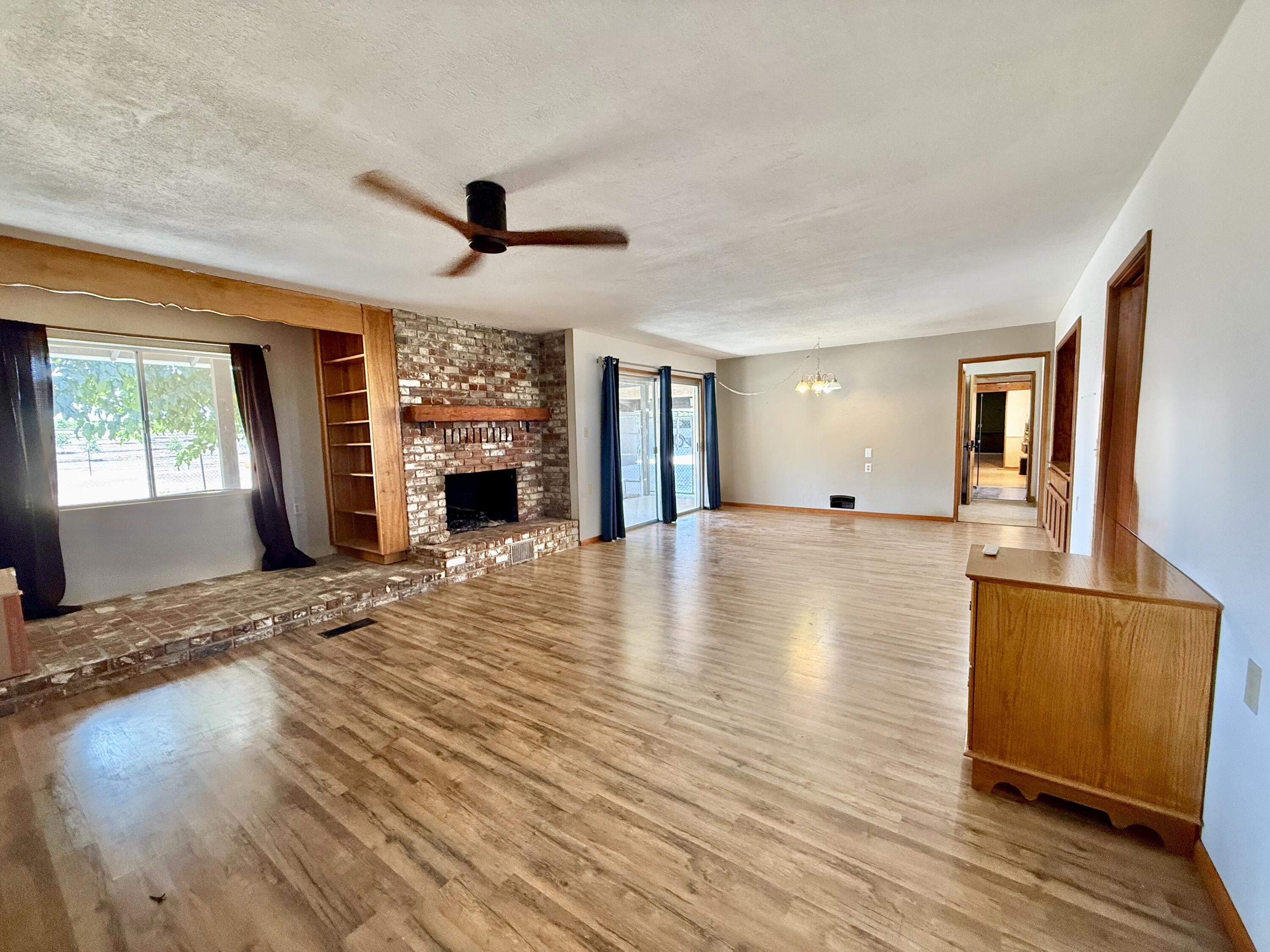 8988 Rd 272, Terra Bella, CA 93270