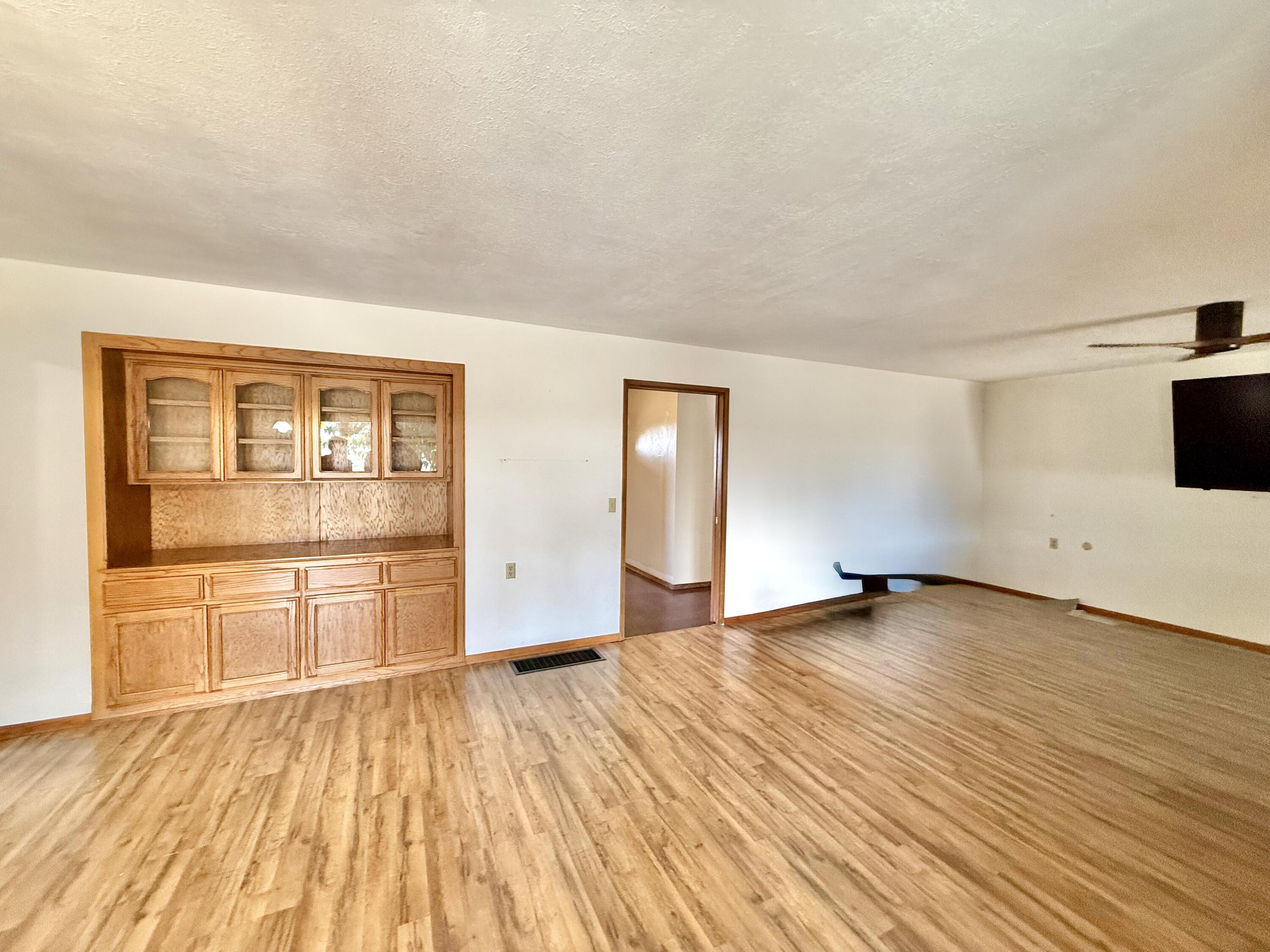 8988 Rd 272, Terra Bella, CA 93270
