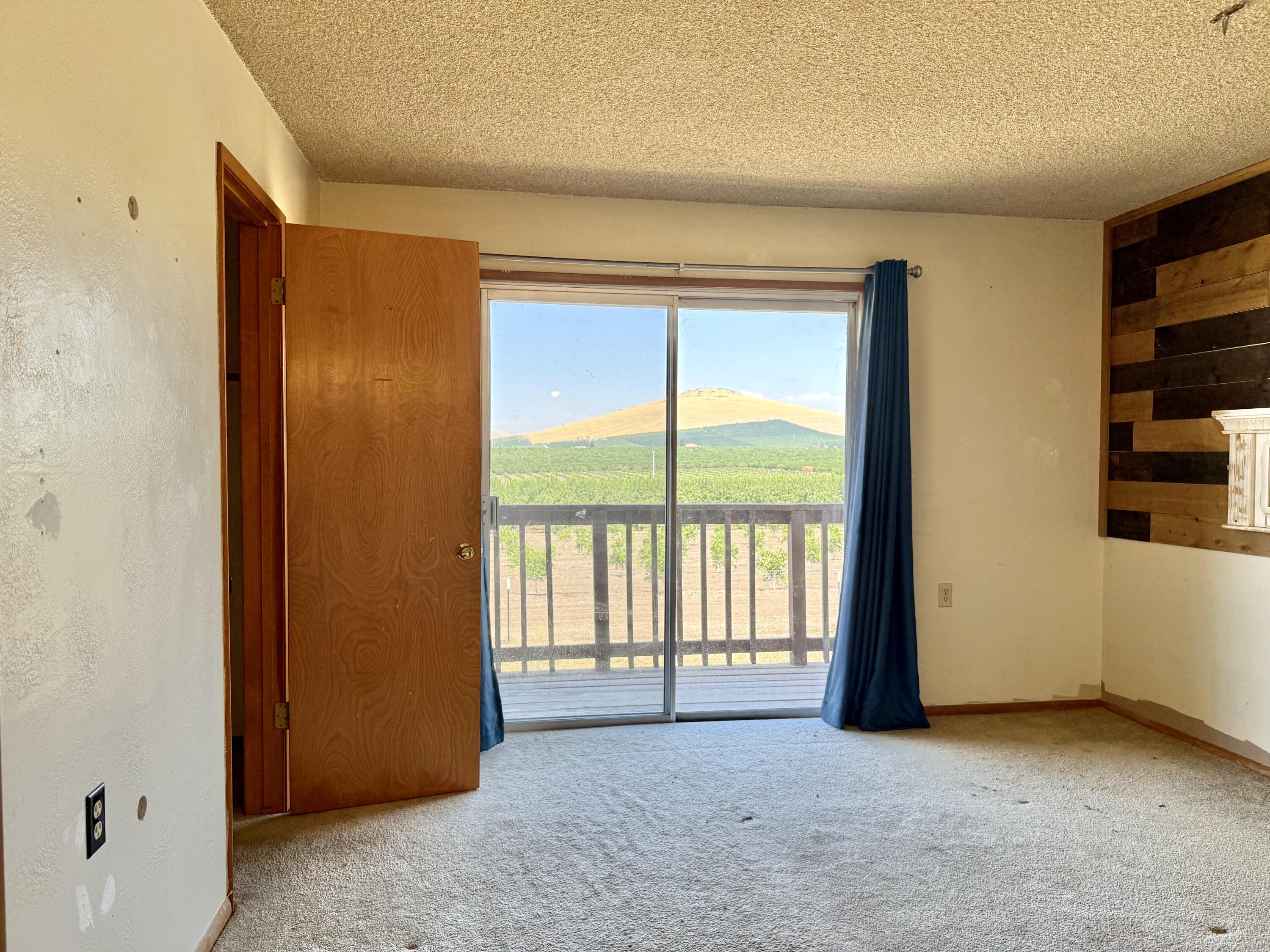8988 Rd 272, Terra Bella, CA 93270