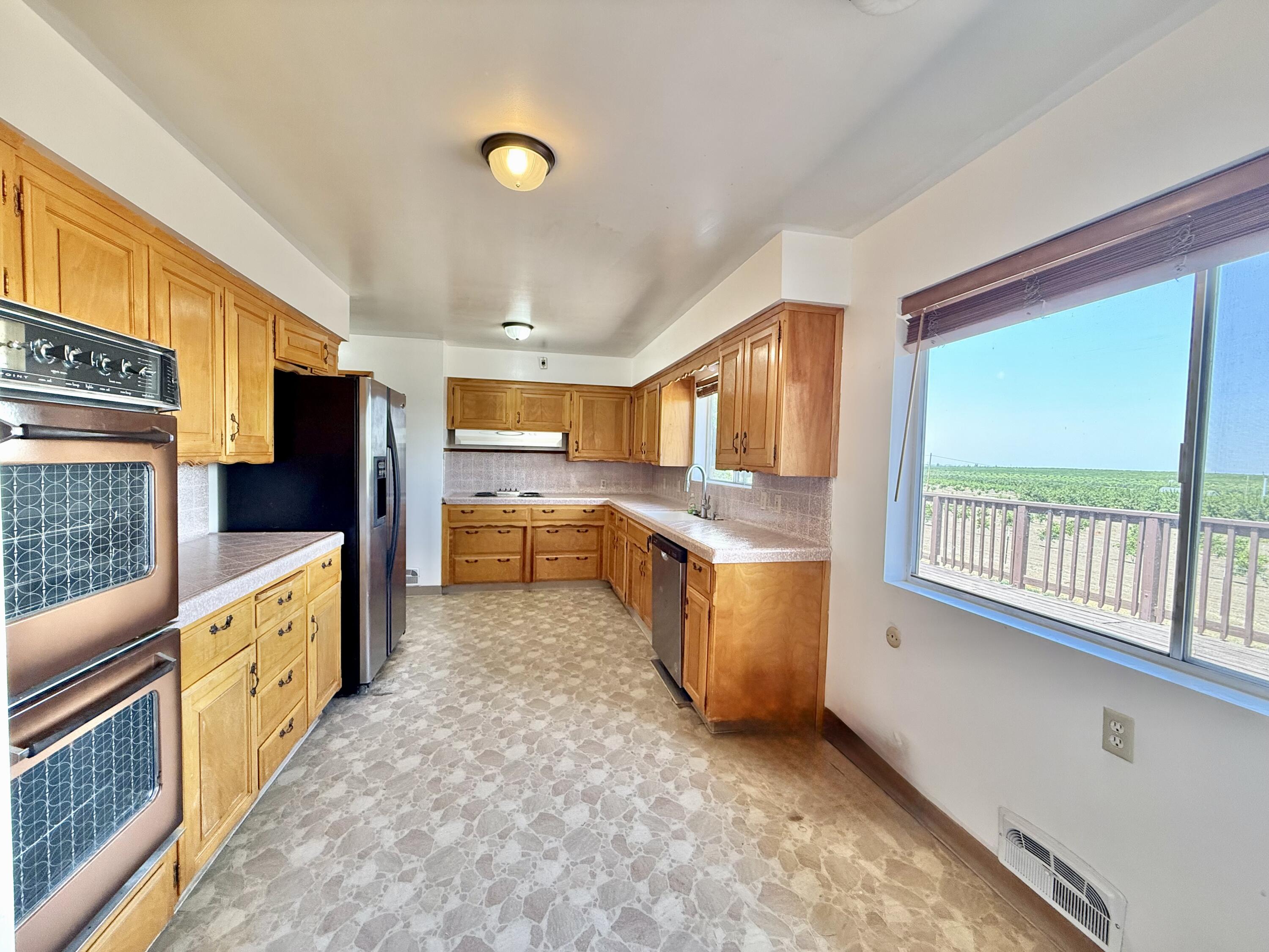 8988 Rd 272, Terra Bella, CA 93270