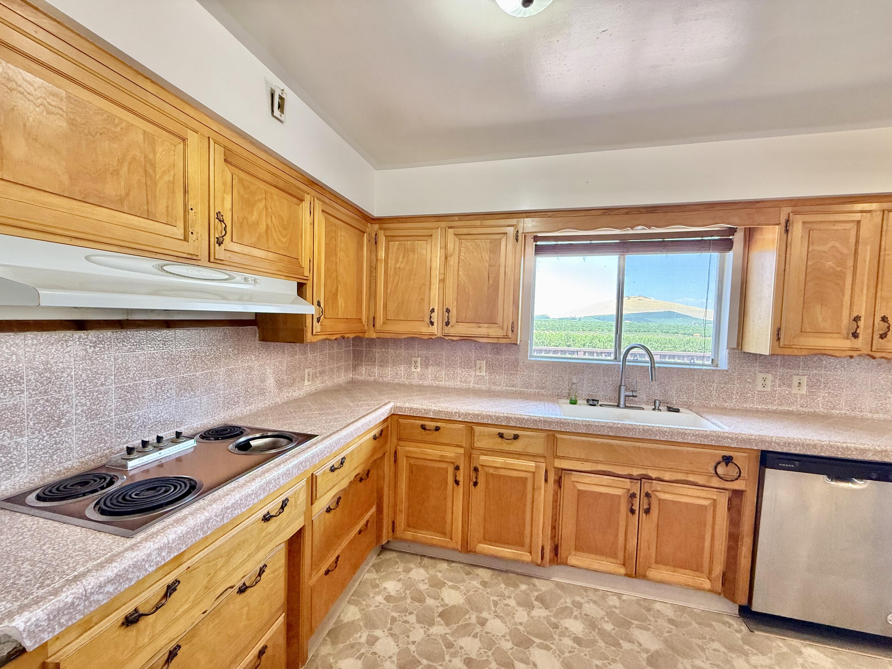 8988 Rd 272, Terra Bella, CA 93270