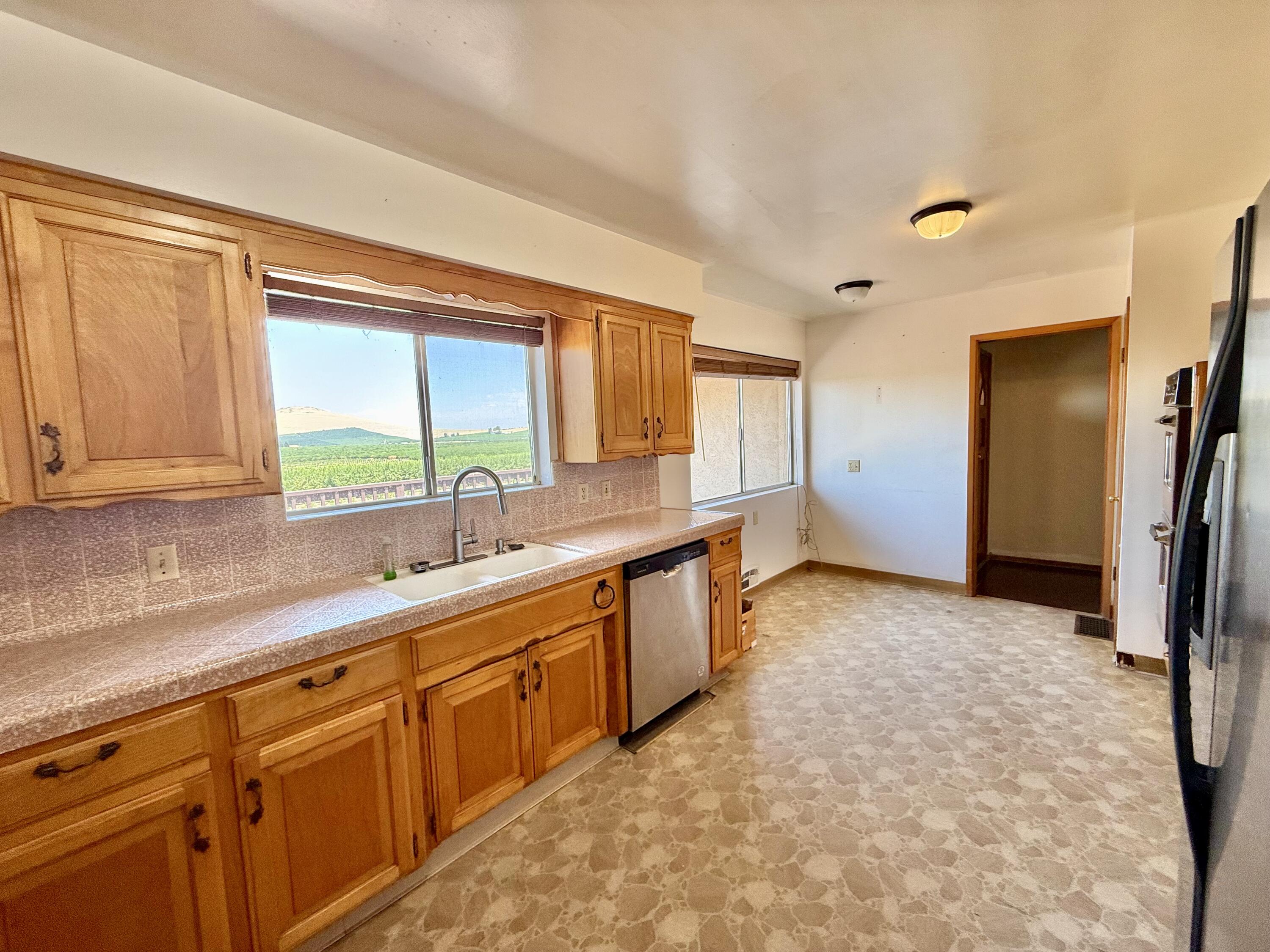 8988 Rd 272, Terra Bella, CA 93270