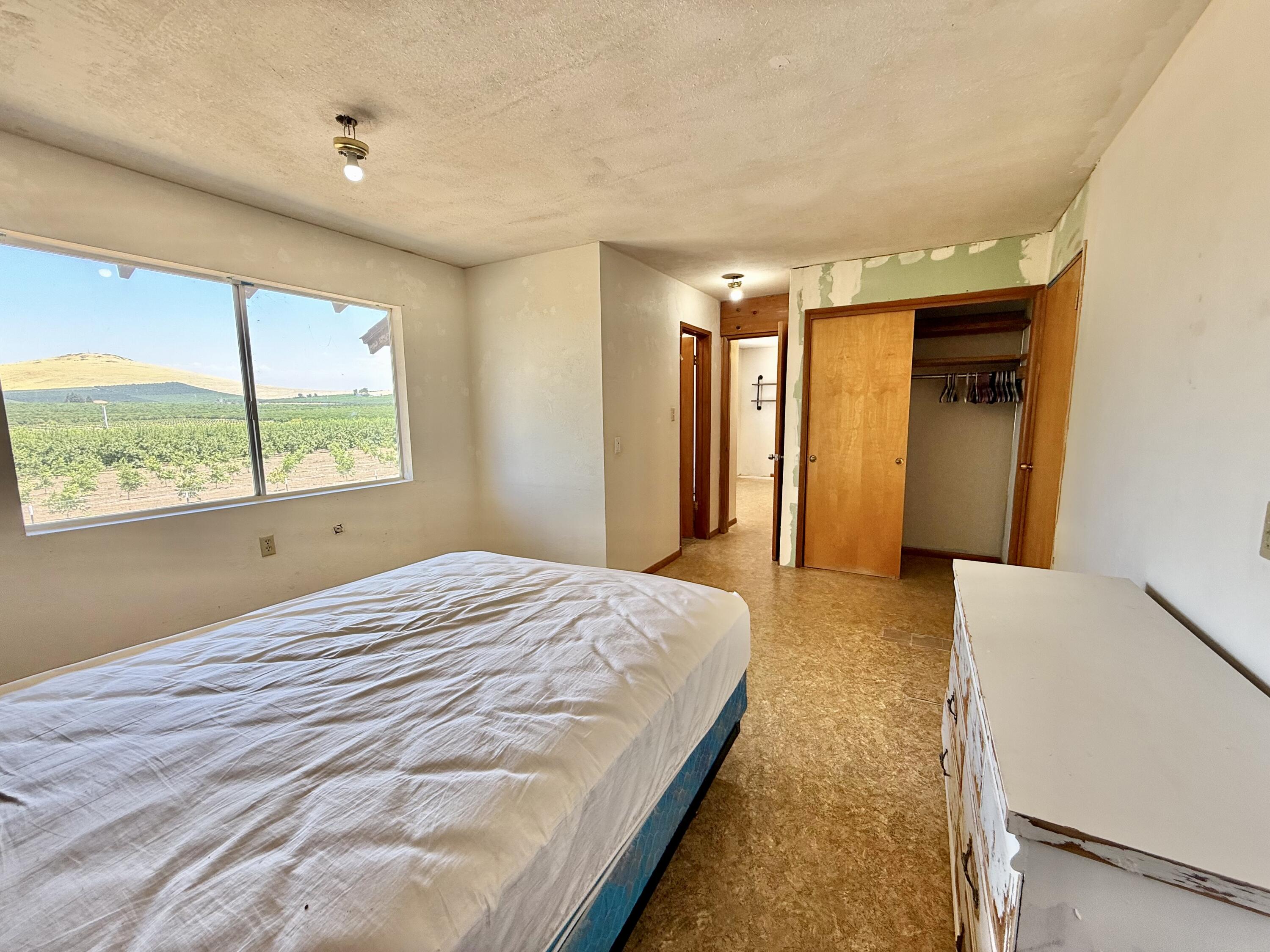 8988 Rd 272, Terra Bella, CA 93270