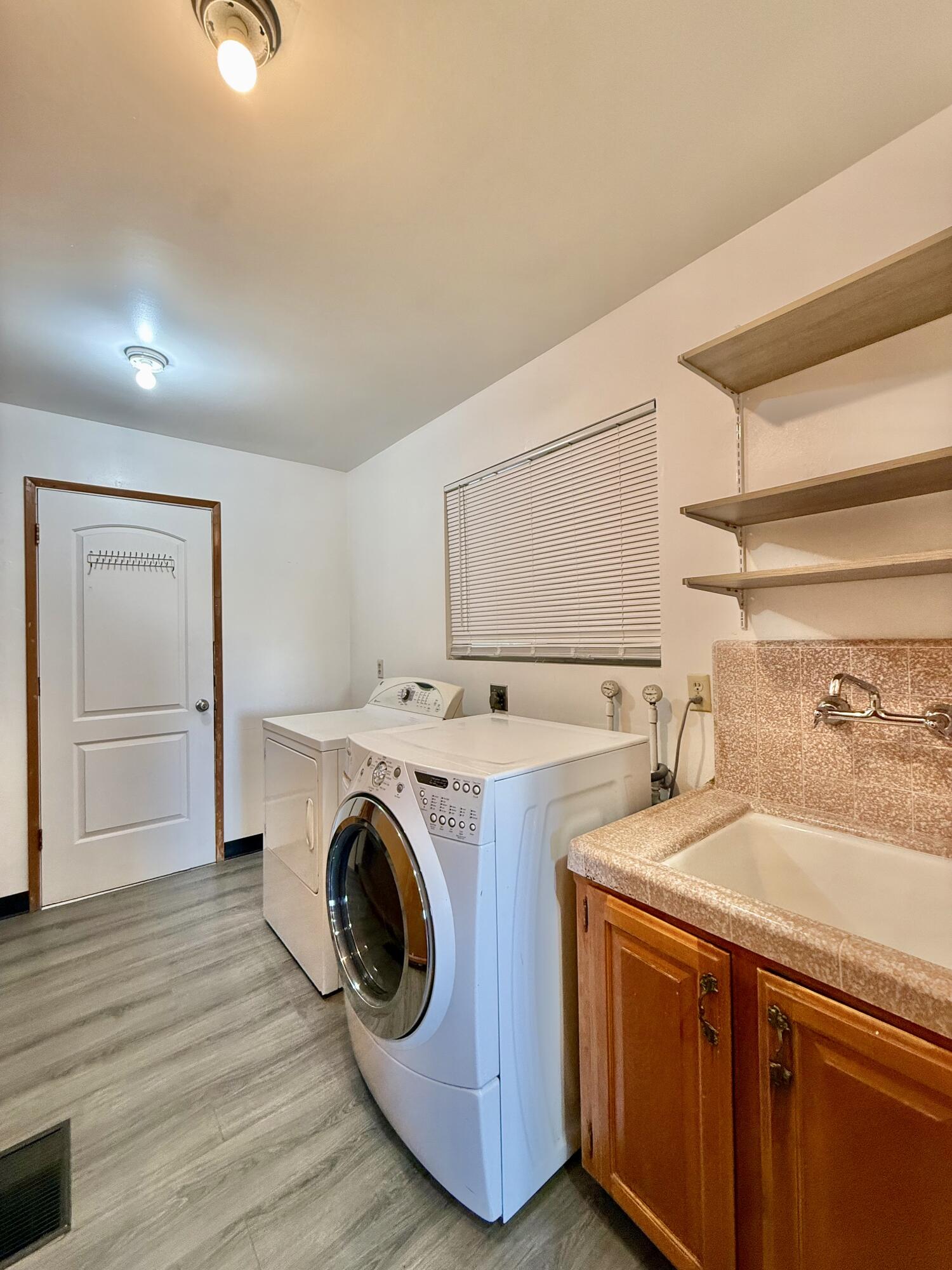 8988 Rd 272, Terra Bella, CA 93270