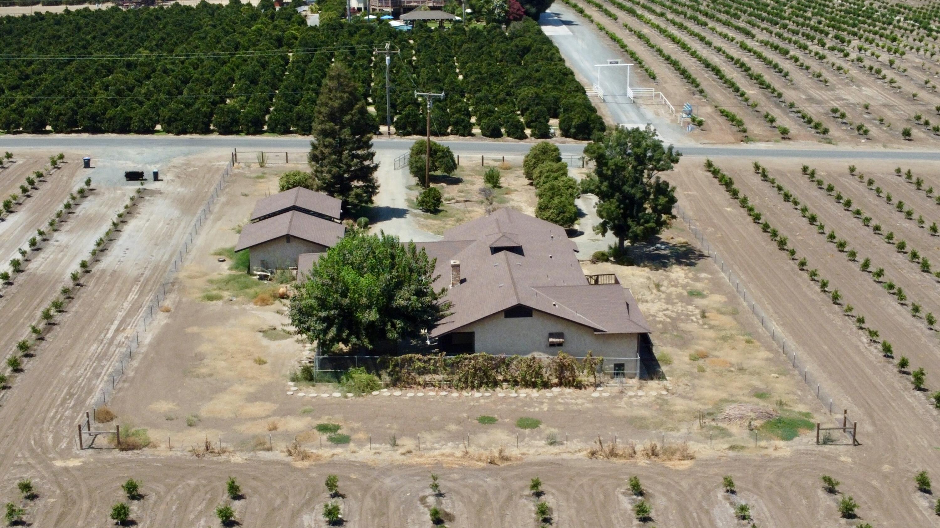 8988 Rd 272, Terra Bella, CA 93270