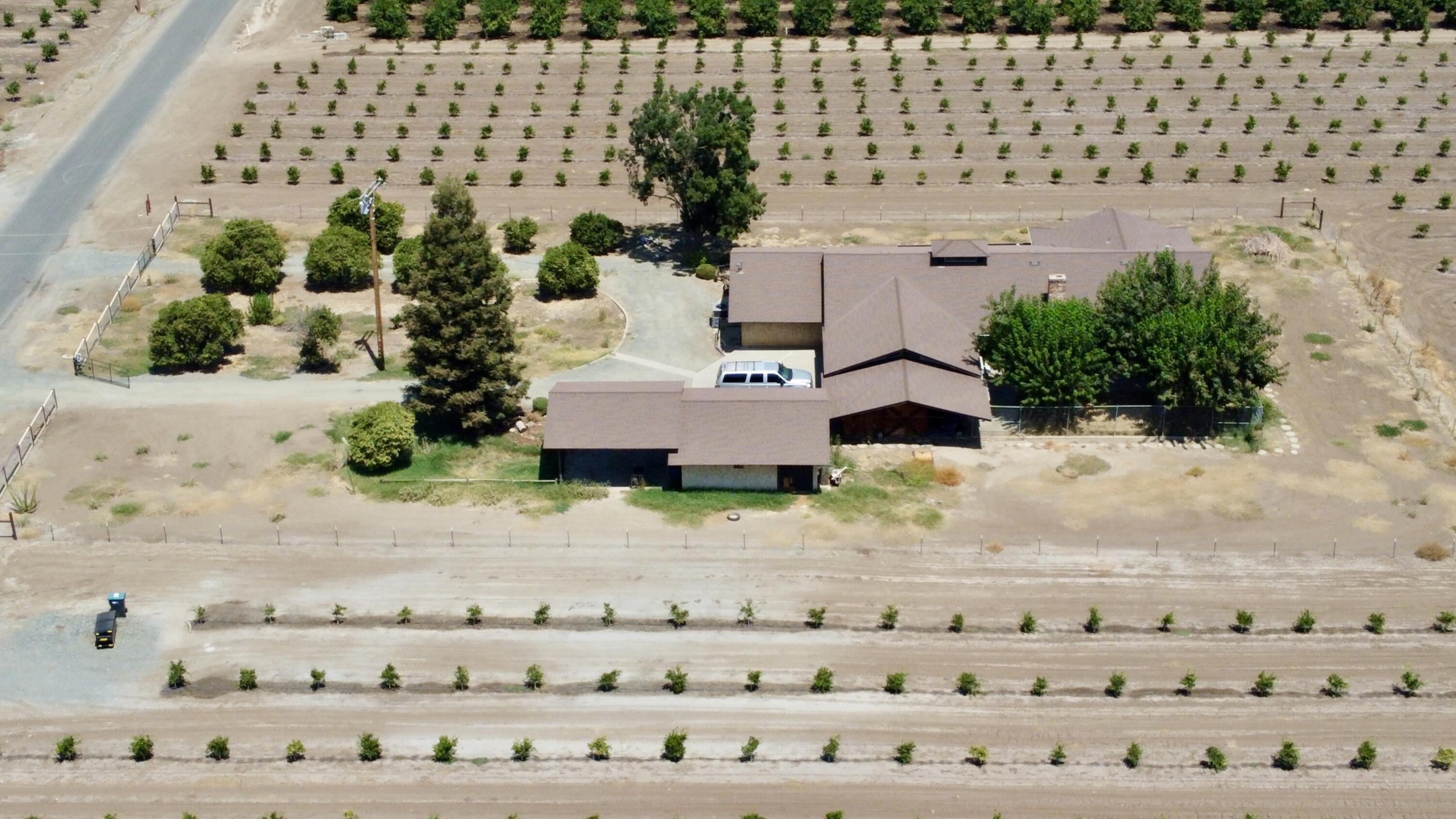 8988 Rd 272, Terra Bella, CA 93270