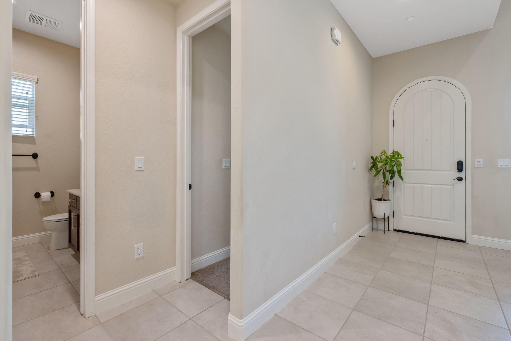3036 Keats Ave, Clovis, CA 93611