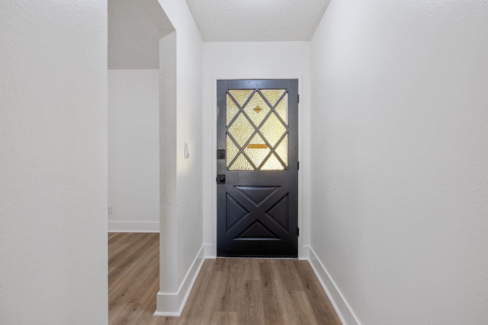 988 Laurel Ave, Lindsay, CA 93247