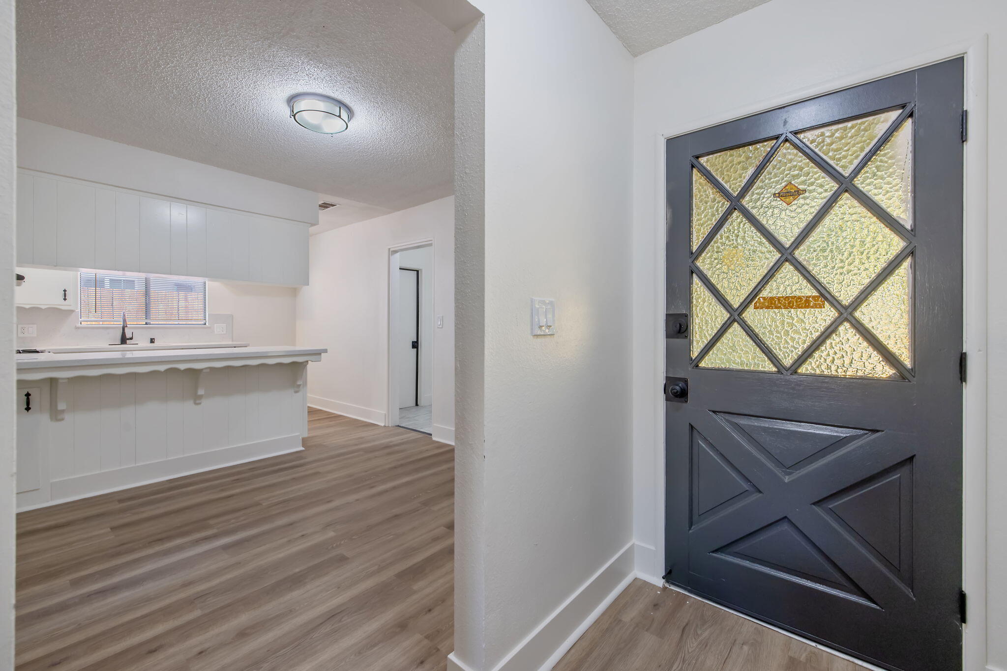 988 Laurel Ave, Lindsay, CA 93247