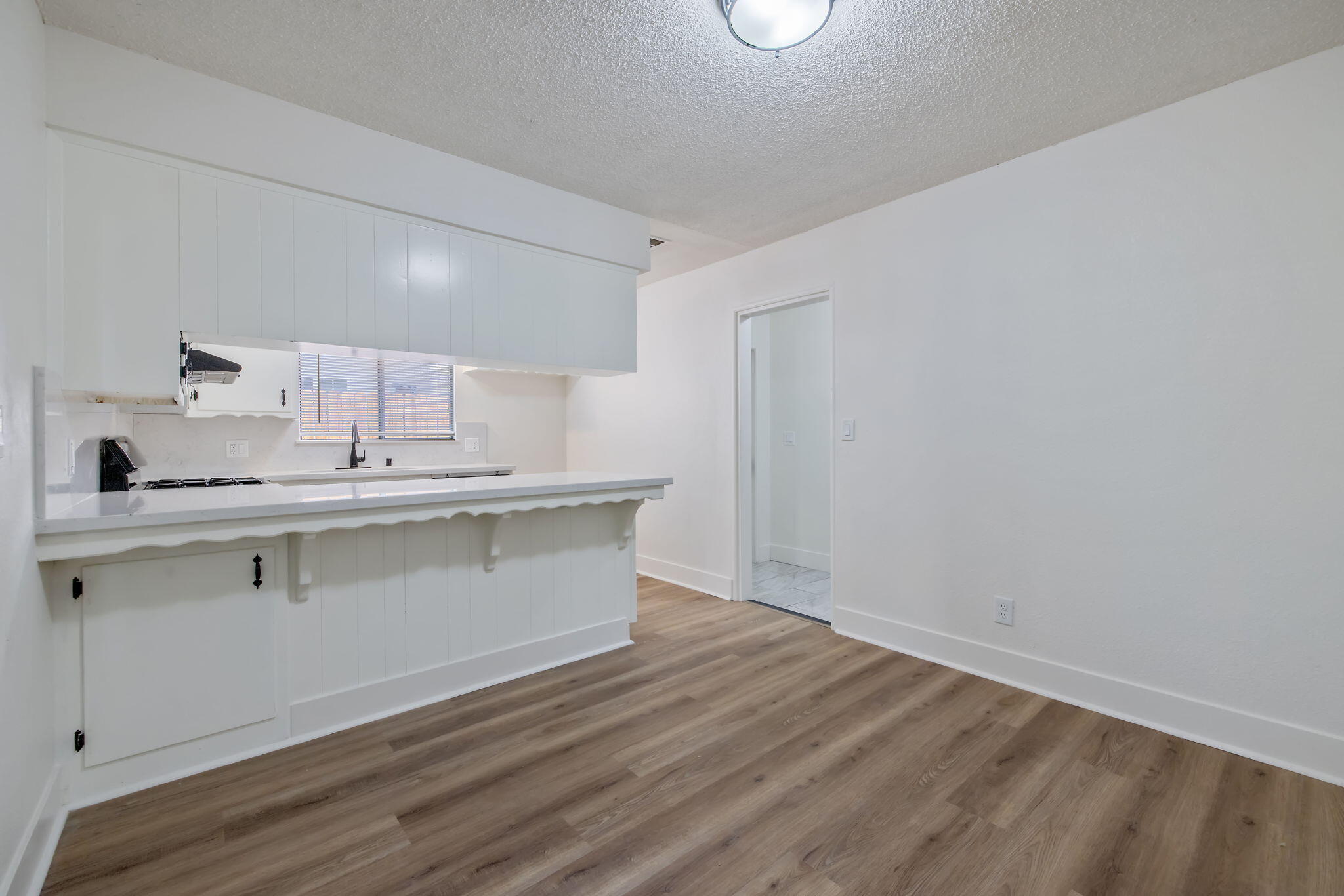 988 Laurel Ave, Lindsay, CA 93247