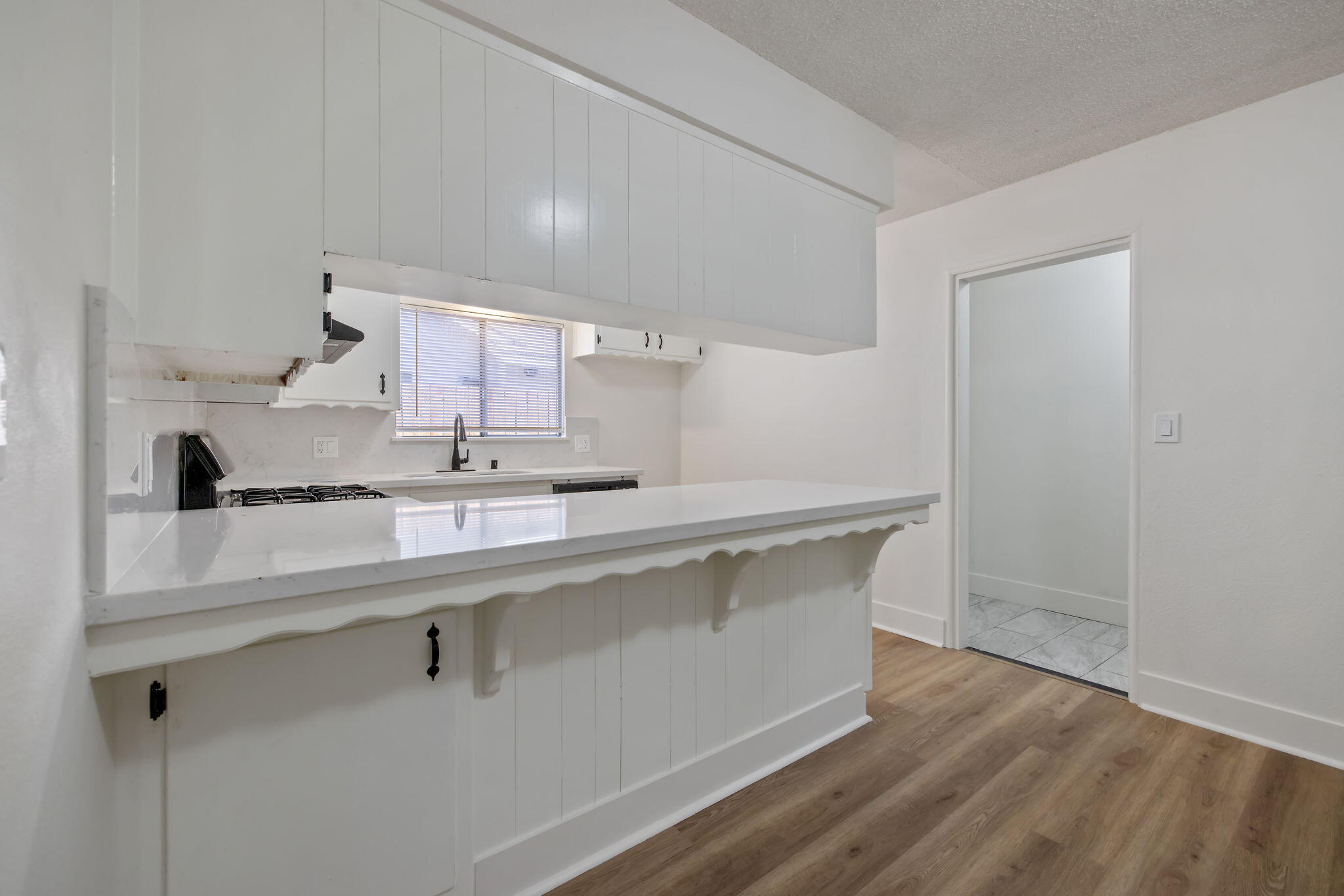 988 Laurel Ave, Lindsay, CA 93247