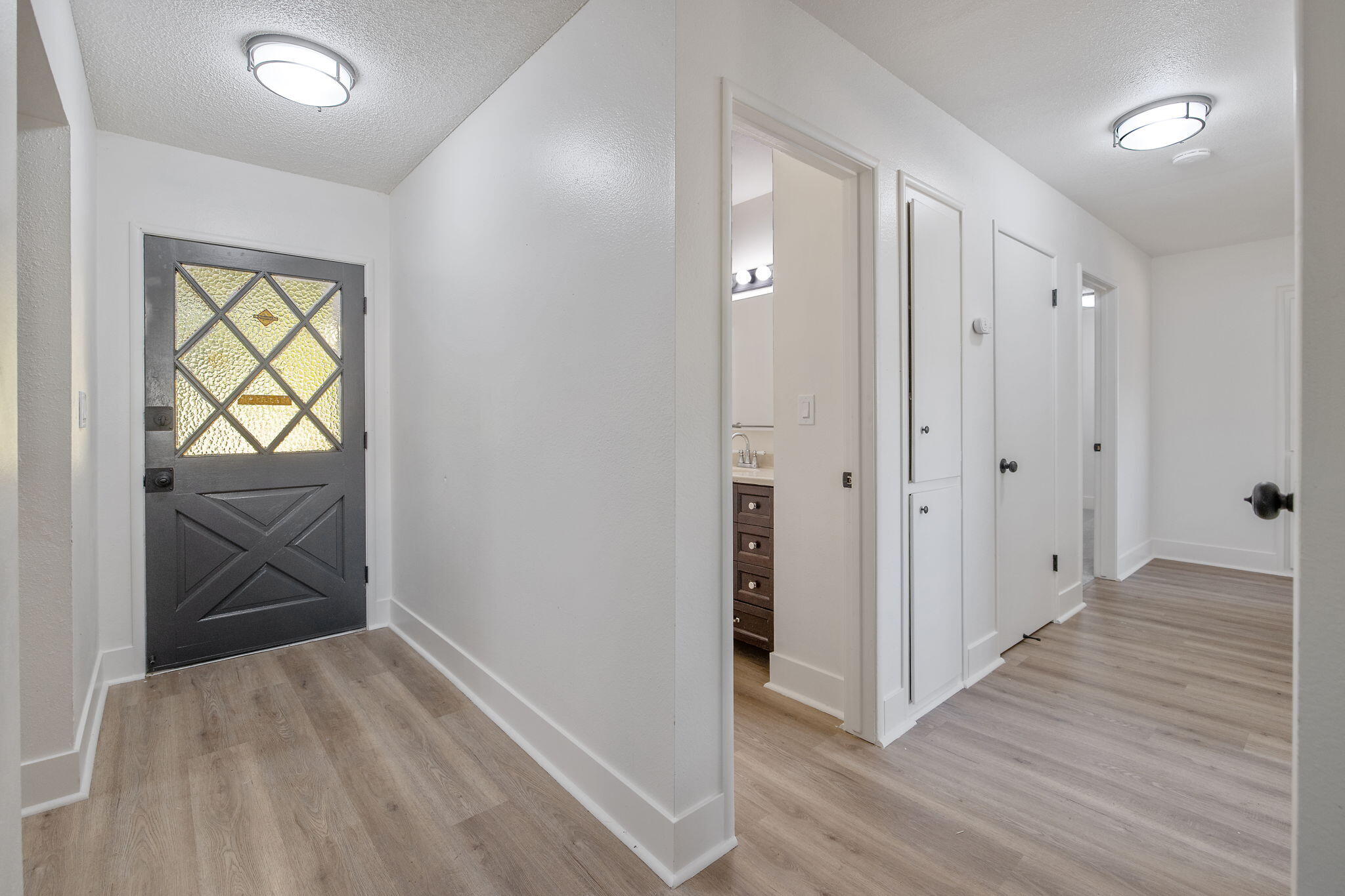 988 Laurel Ave, Lindsay, CA 93247