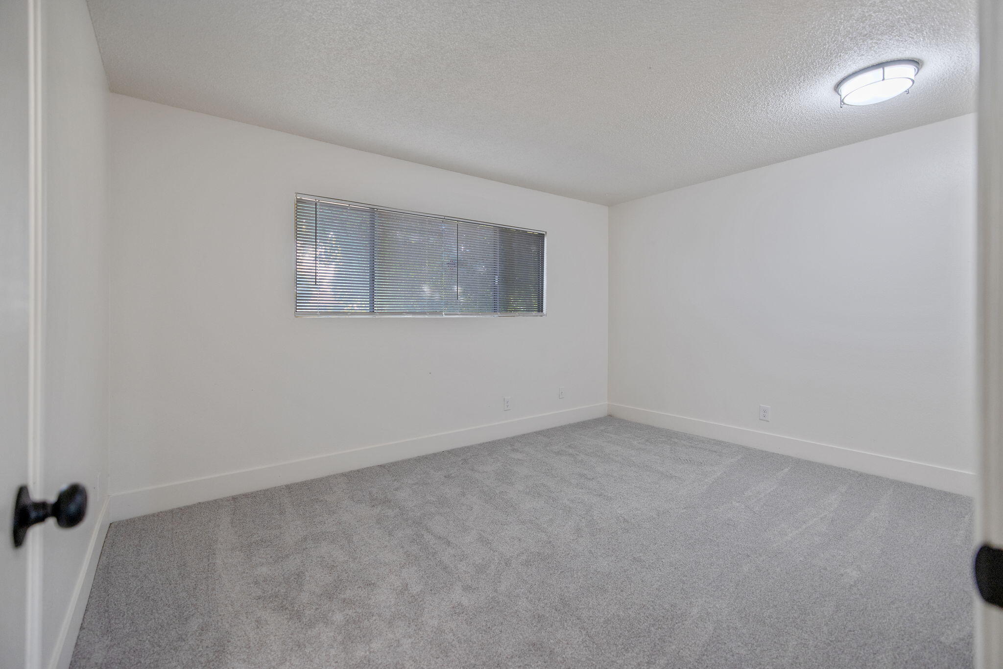 988 Laurel Ave, Lindsay, CA 93247