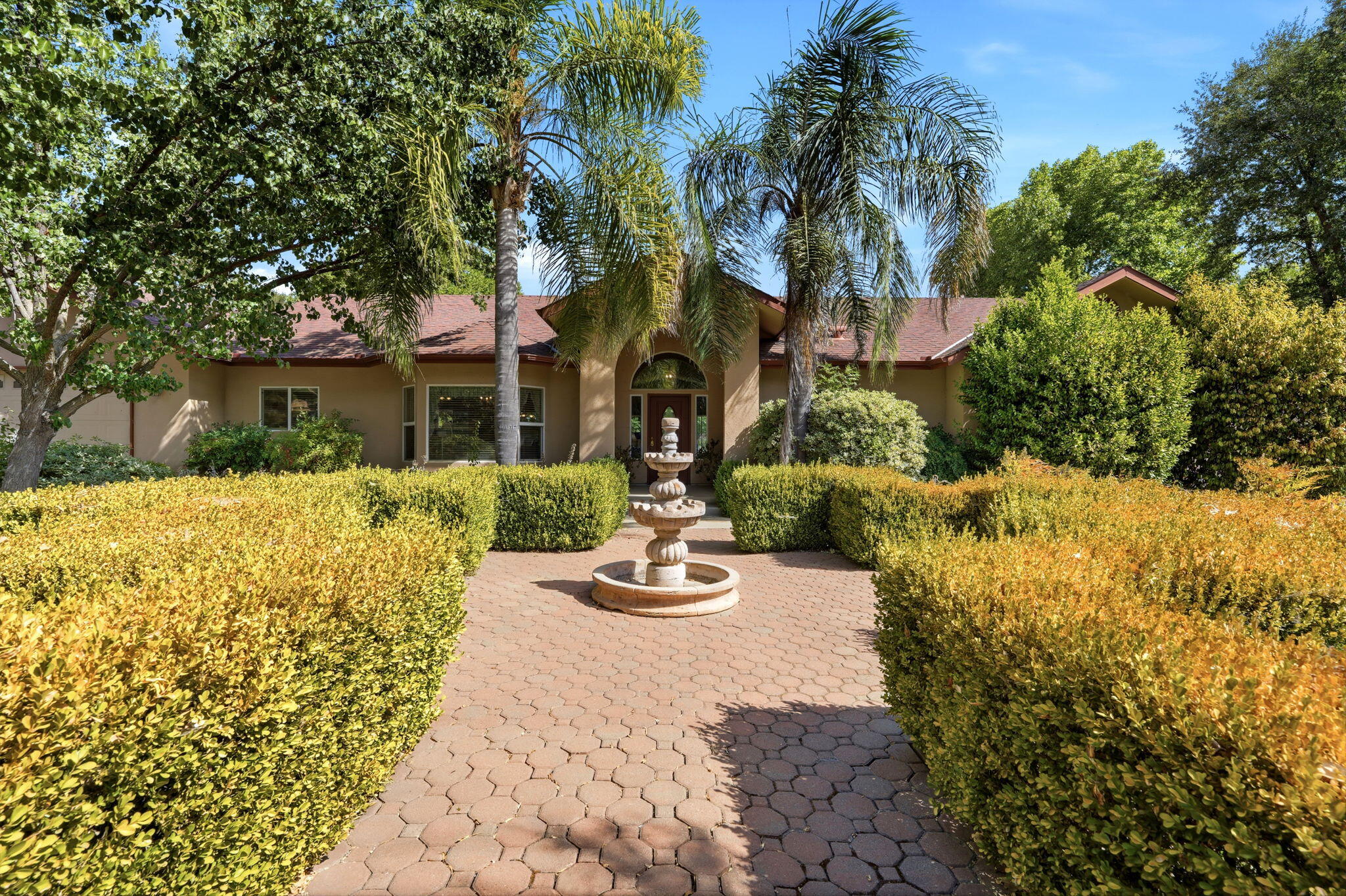 40872 Ferndale Dr, Three Rivers, CA 93271