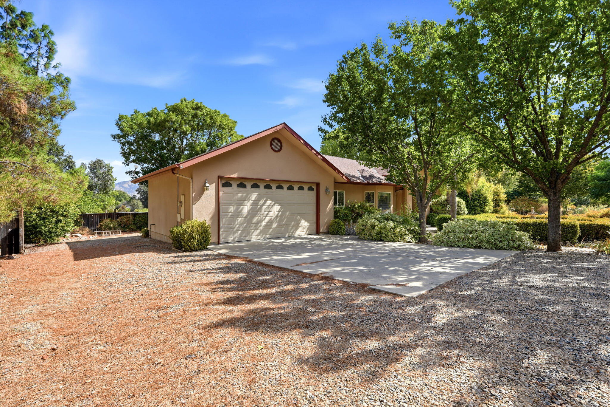 40872 Ferndale Dr, Three Rivers, CA 93271