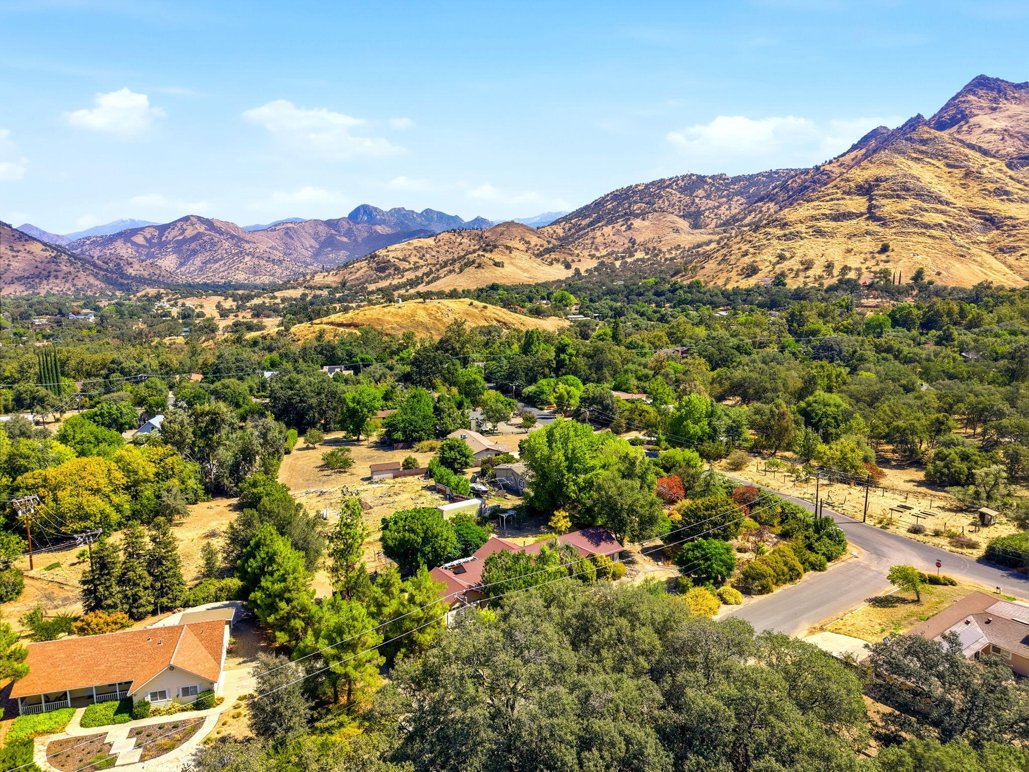 40872 Ferndale Dr, Three Rivers, CA 93271