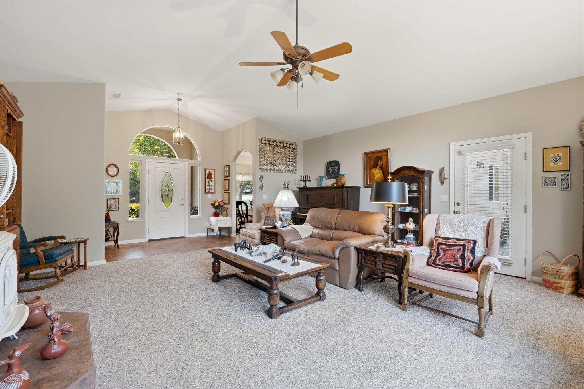 40872 Ferndale Dr, Three Rivers, CA 93271