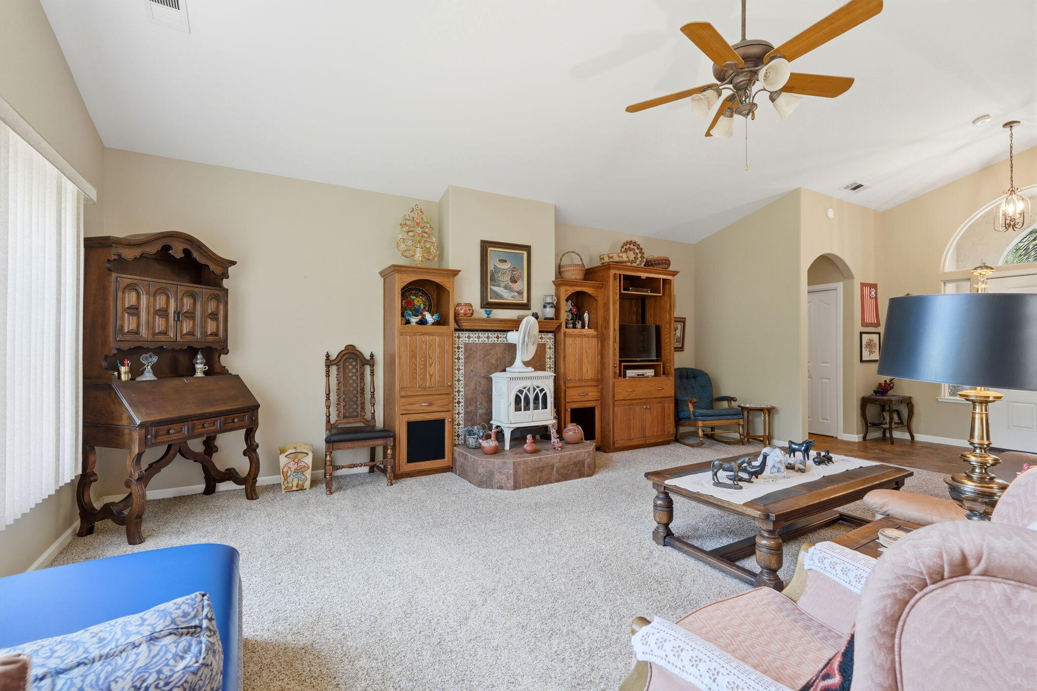40872 Ferndale Dr, Three Rivers, CA 93271