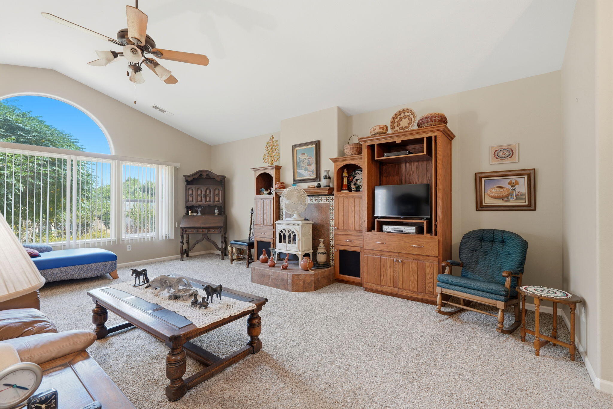 40872 Ferndale Dr, Three Rivers, CA 93271