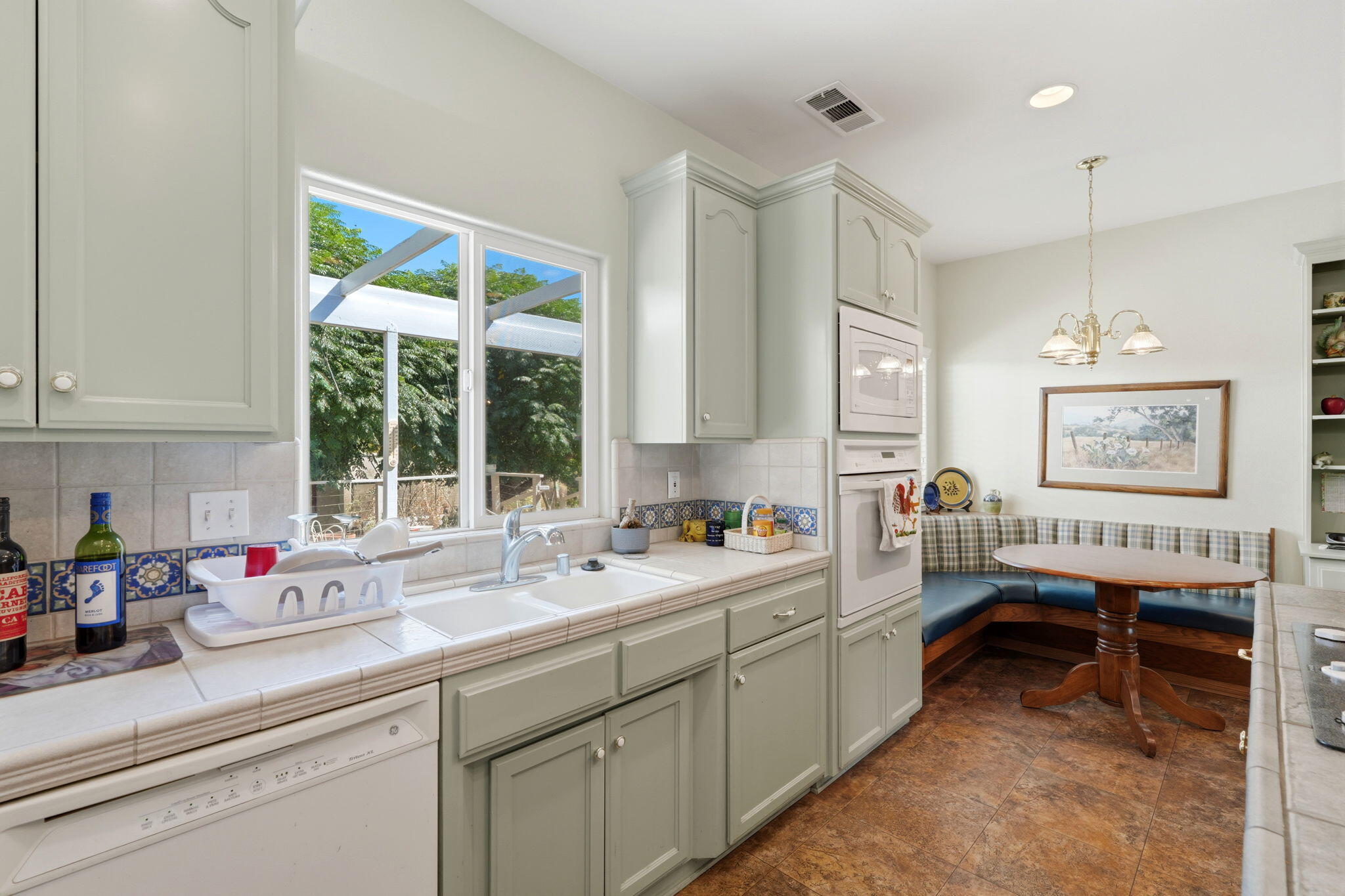 40872 Ferndale Dr, Three Rivers, CA 93271