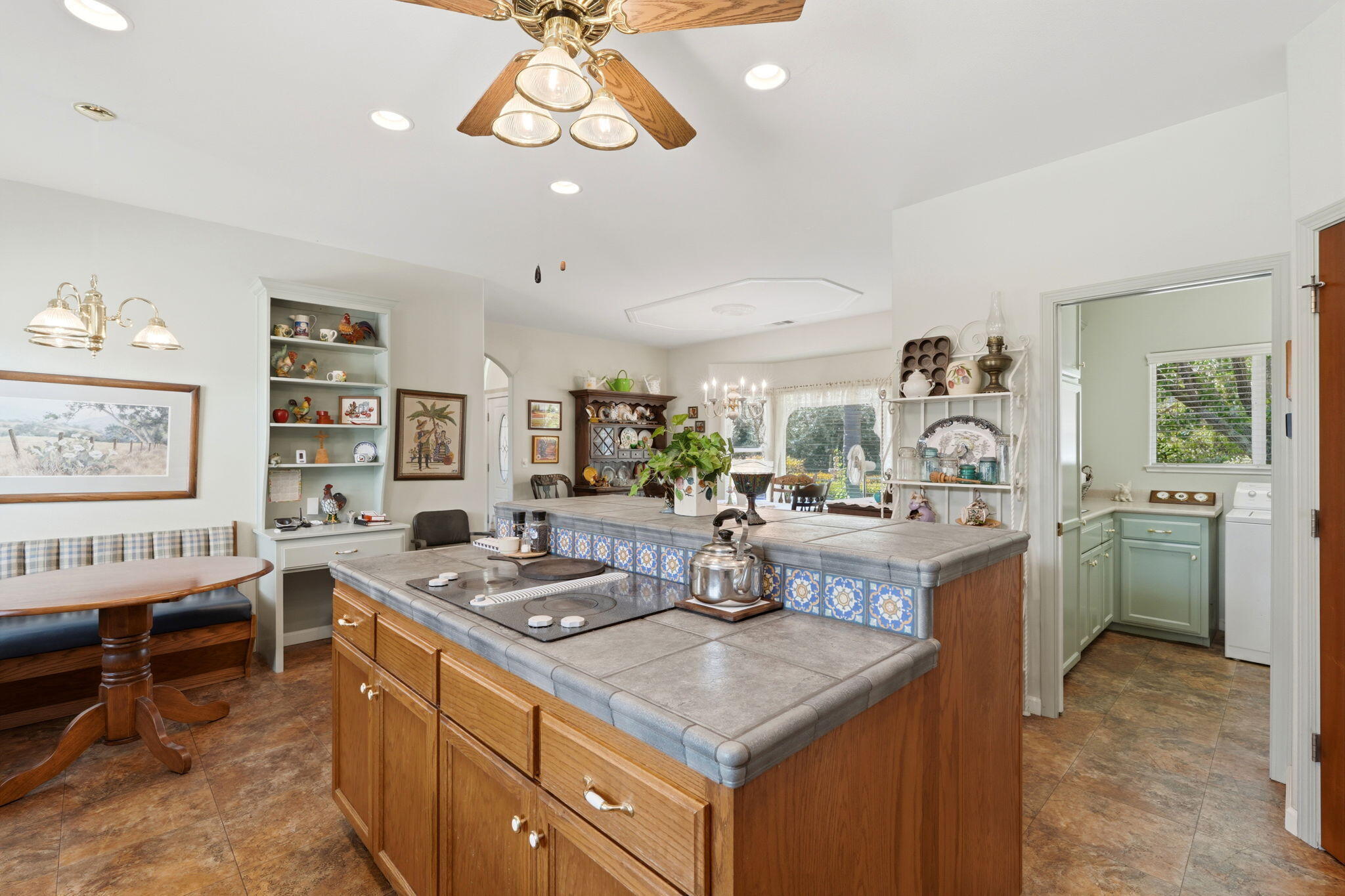 40872 Ferndale Dr, Three Rivers, CA 93271