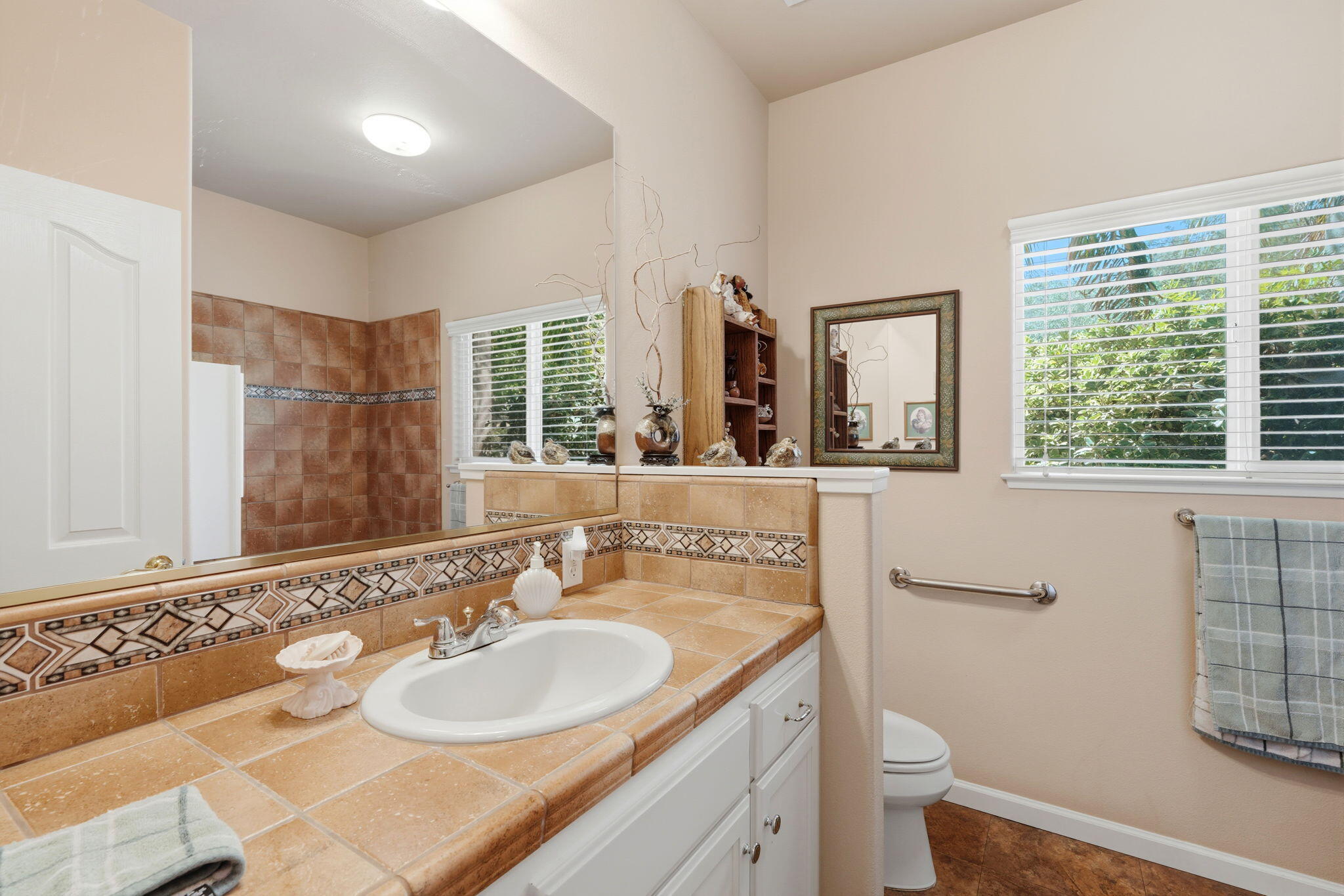 40872 Ferndale Dr, Three Rivers, CA 93271