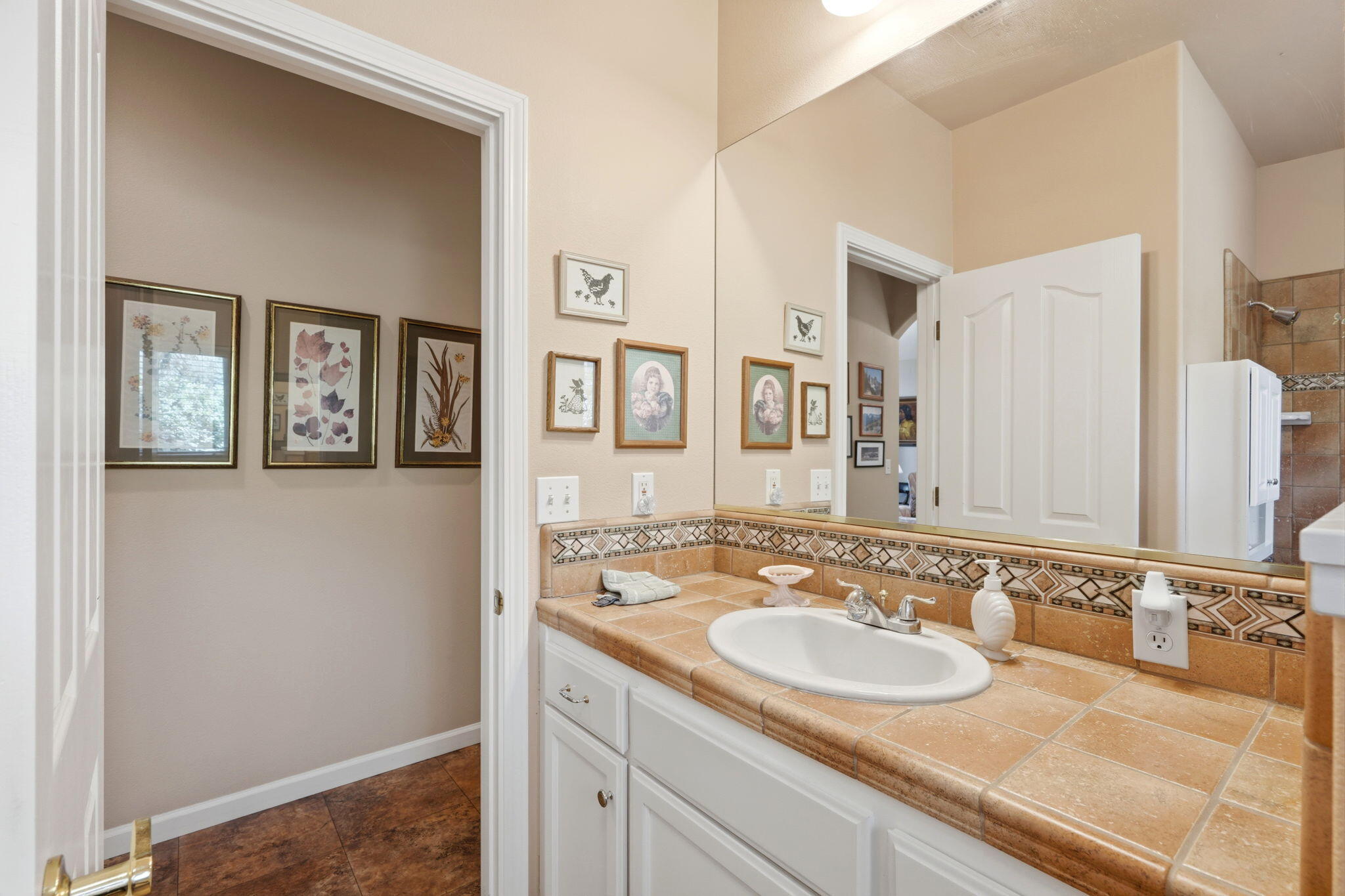 40872 Ferndale Dr, Three Rivers, CA 93271