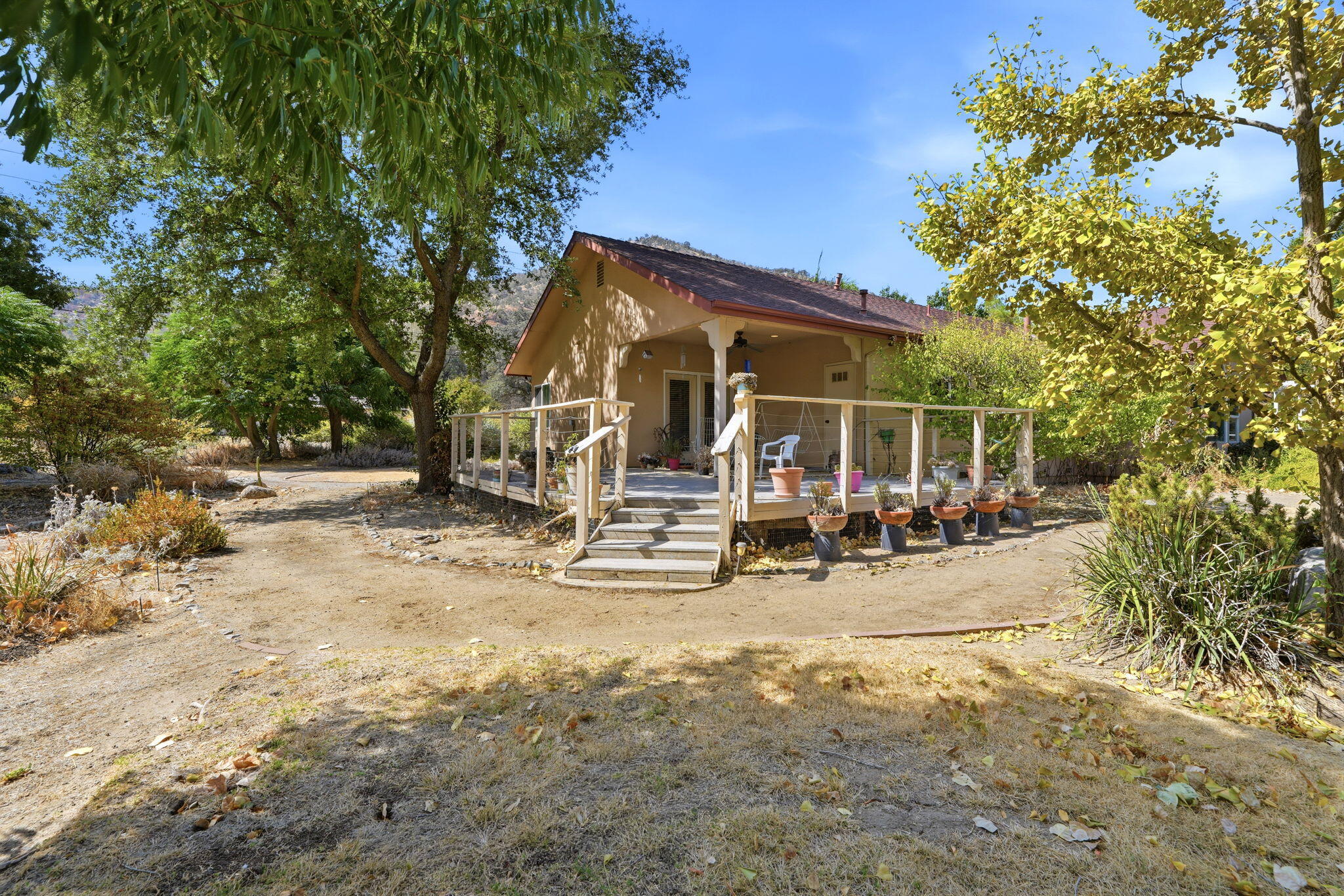 40872 Ferndale Dr, Three Rivers, CA 93271
