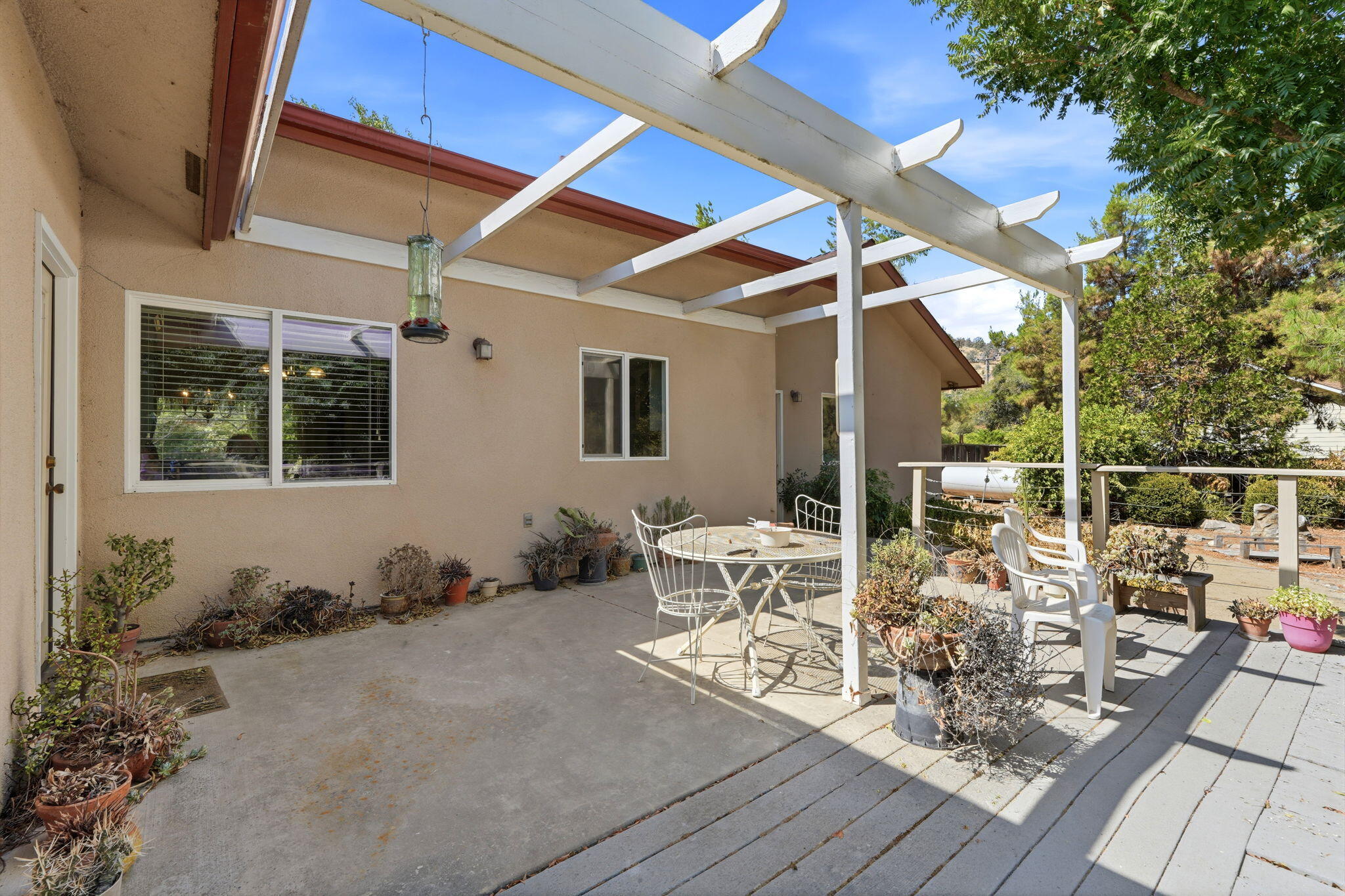 40872 Ferndale Dr, Three Rivers, CA 93271