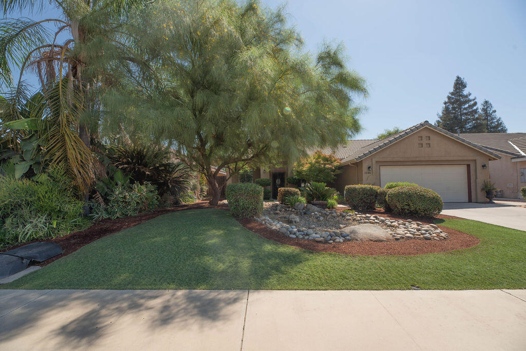 2546 S Virmargo Ct, Visalia, CA 93292