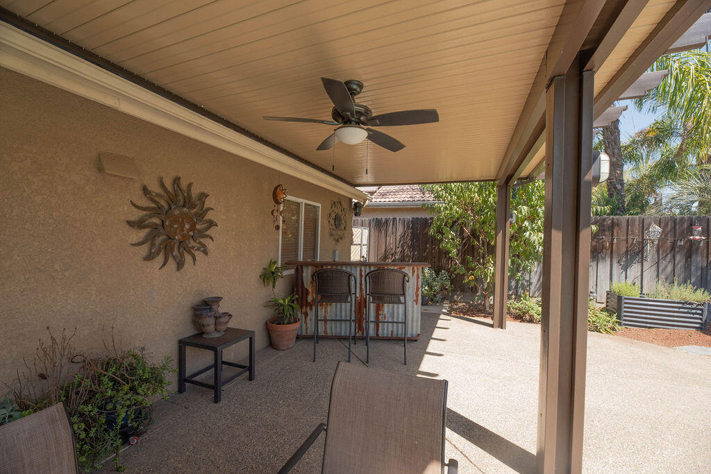 2546 S Virmargo Ct, Visalia, CA 93292