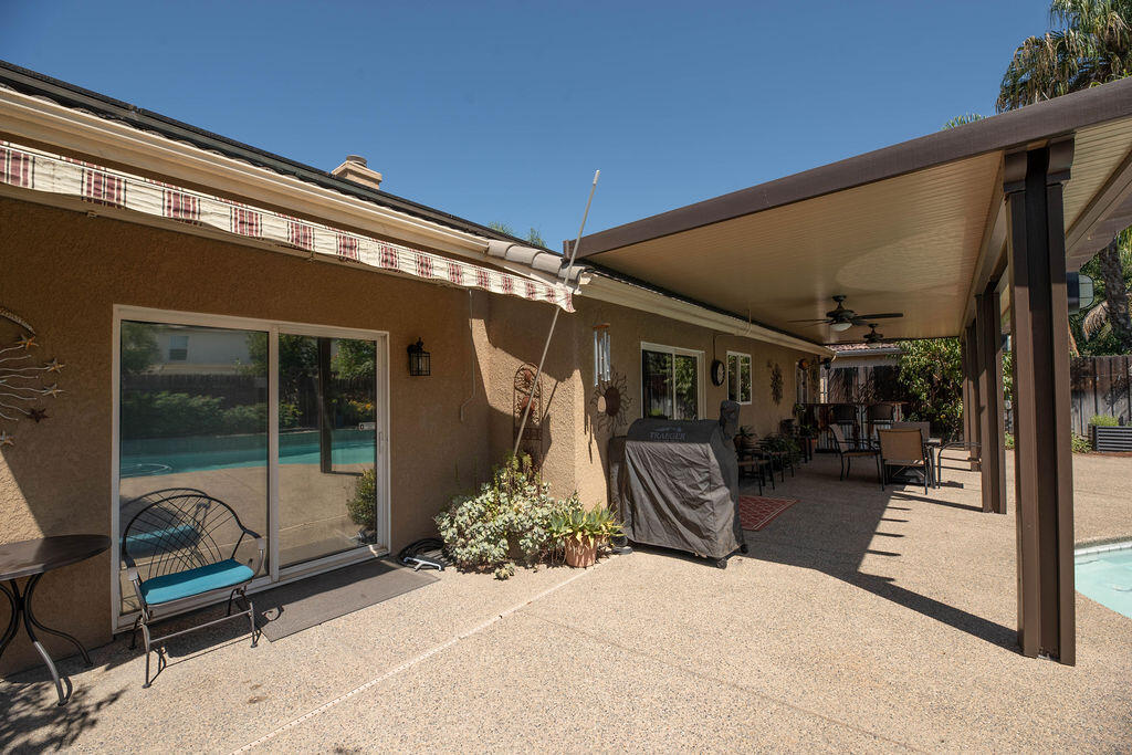 2546 S Virmargo Ct, Visalia, CA 93292