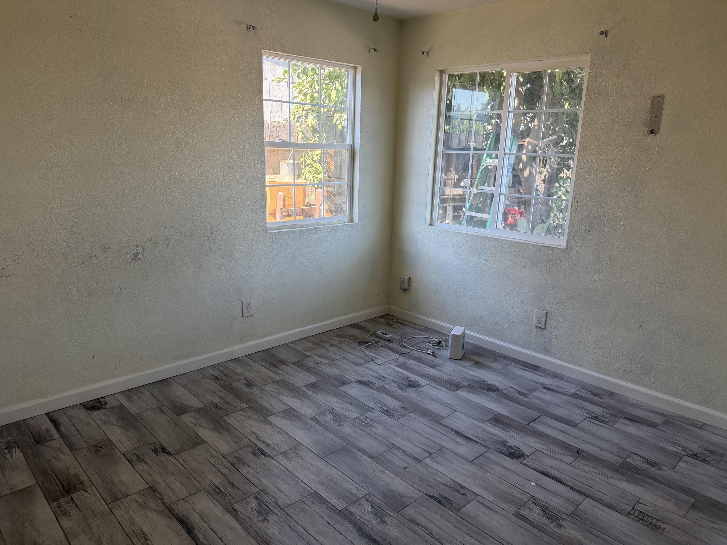 1104 N Turner St, Visalia, CA 93291