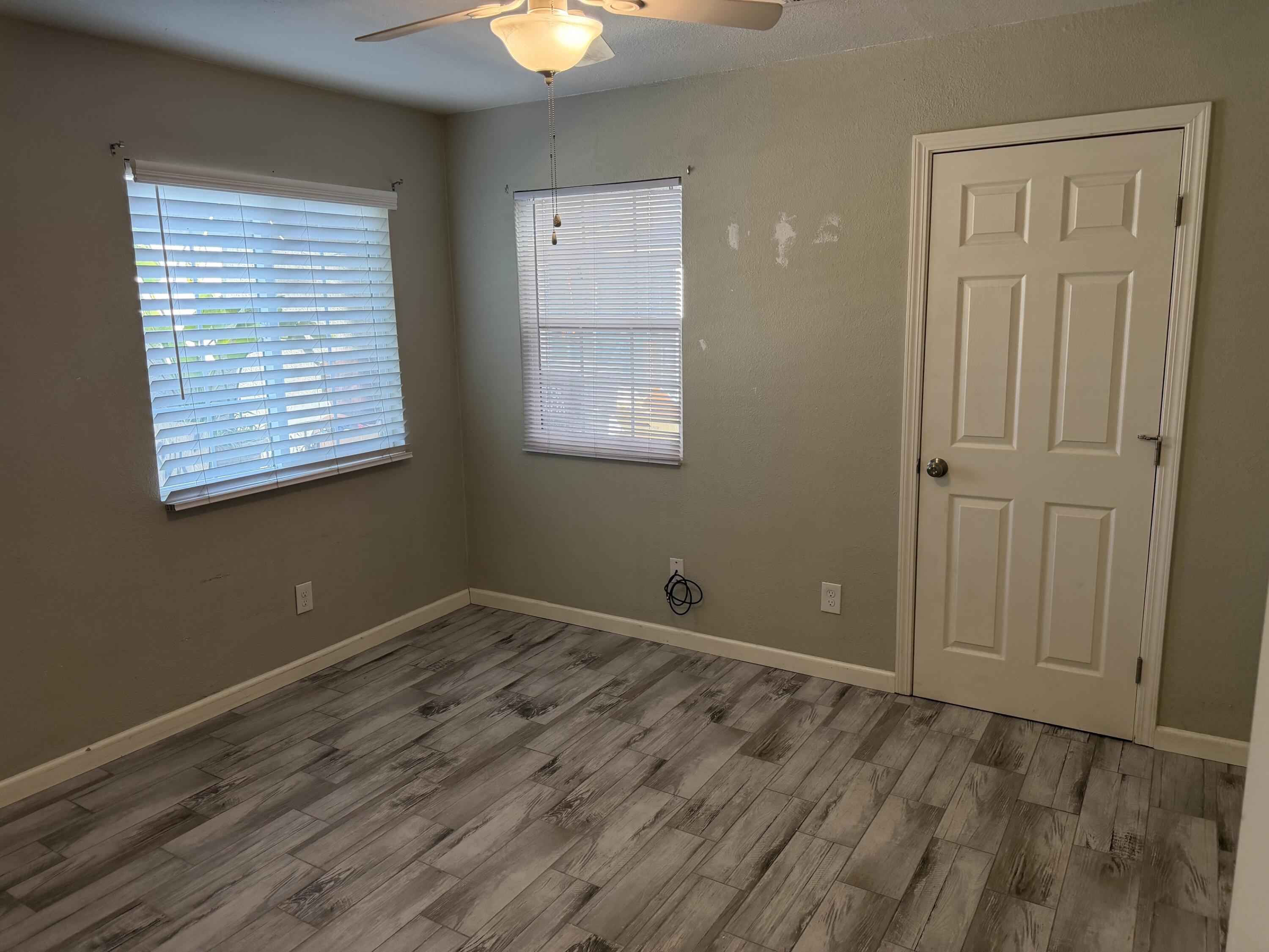 1104 N Turner St, Visalia, CA 93291