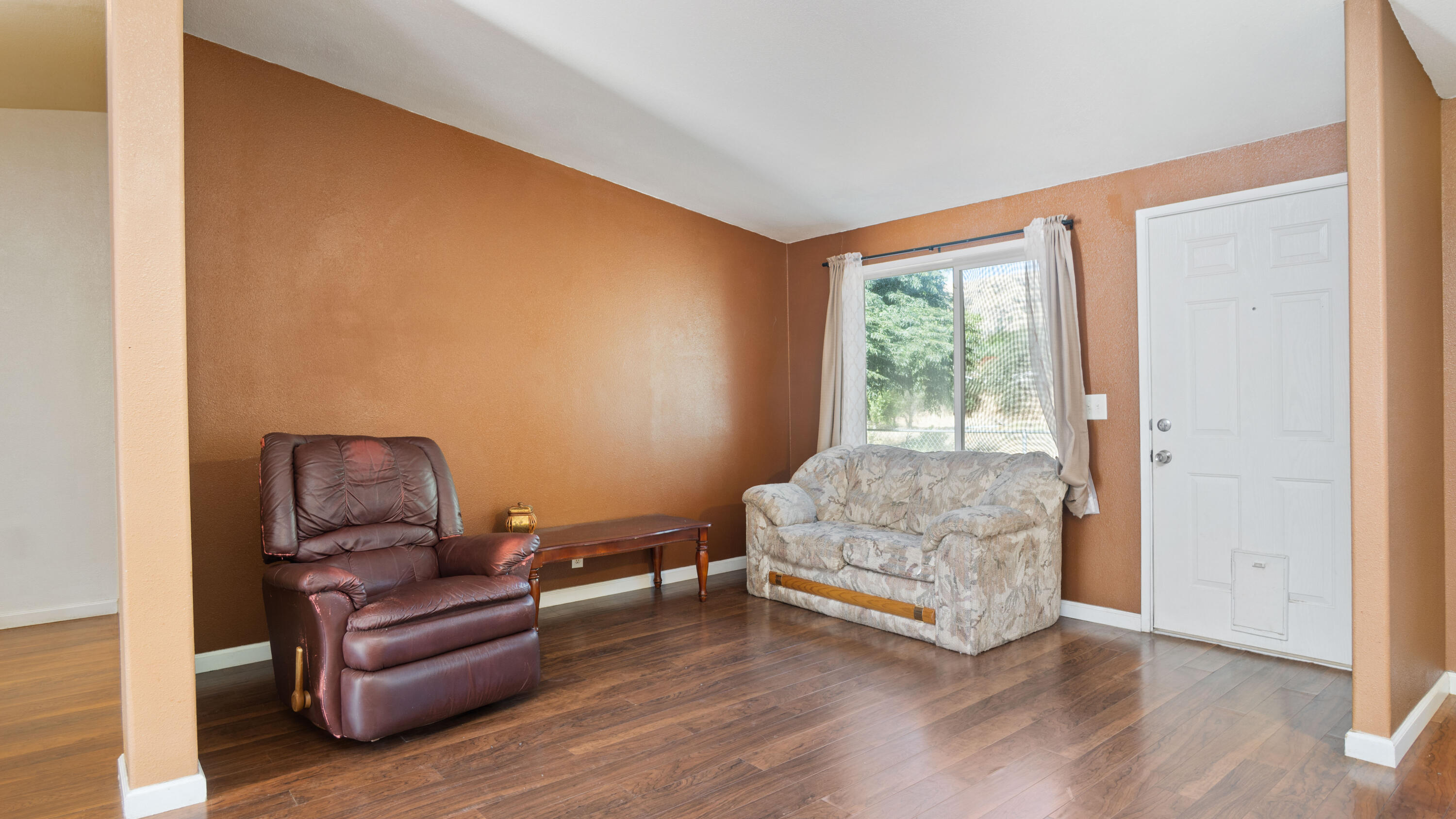 35450 Tule River Dr, Springville, CA 93265