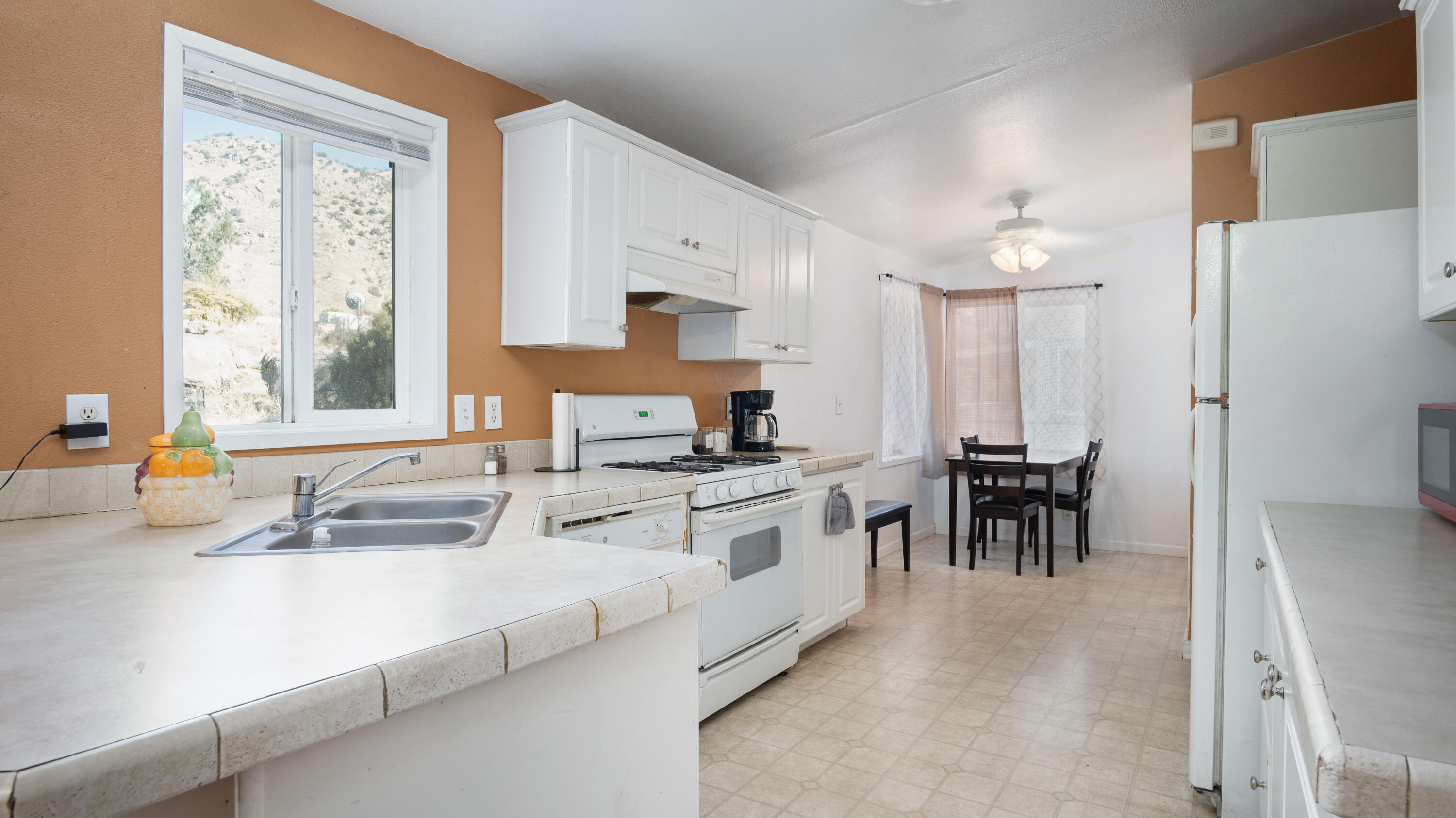 35450 Tule River Dr, Springville, CA 93265
