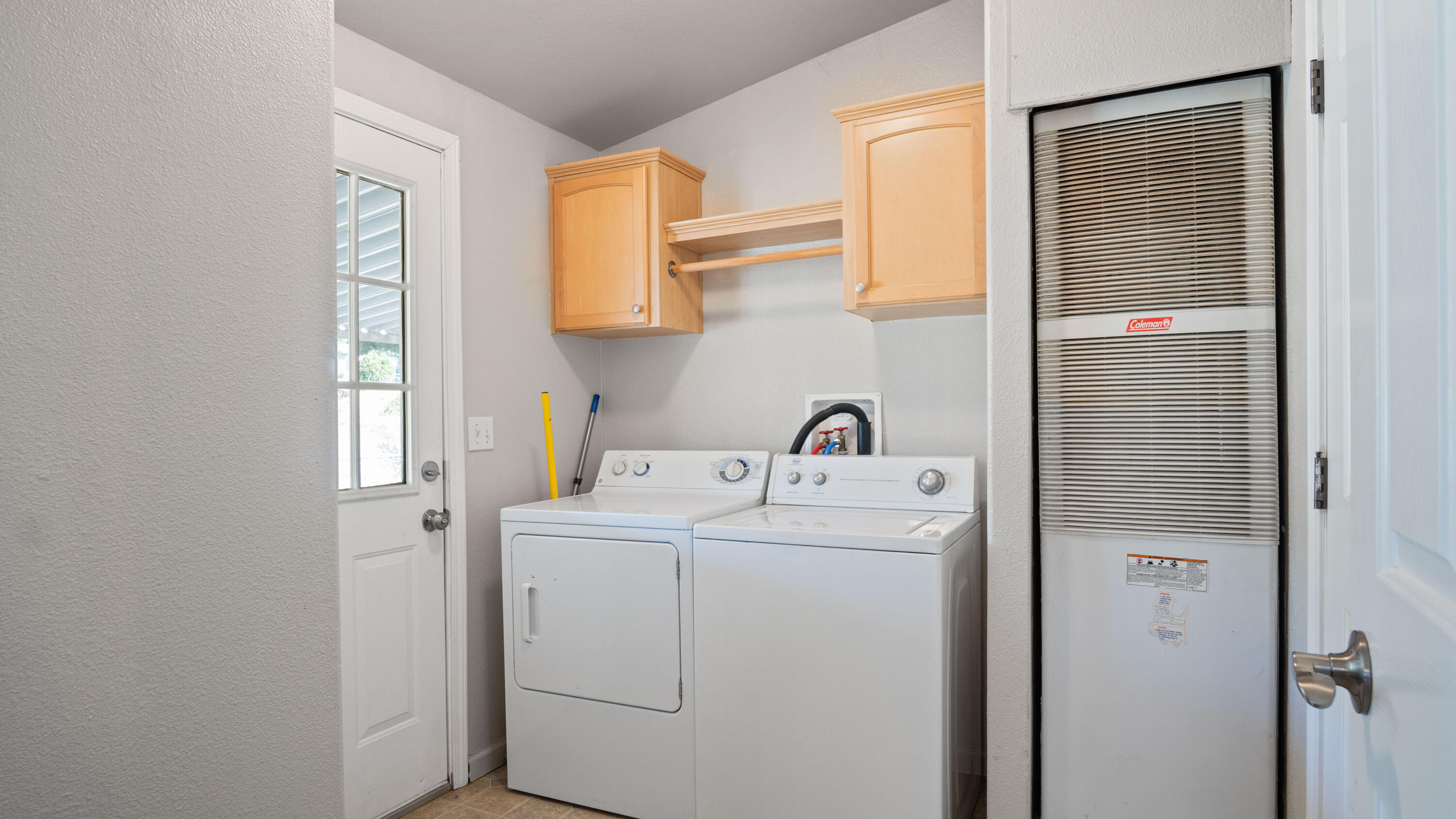 35460 Tule River Dr, Springville, CA 93265