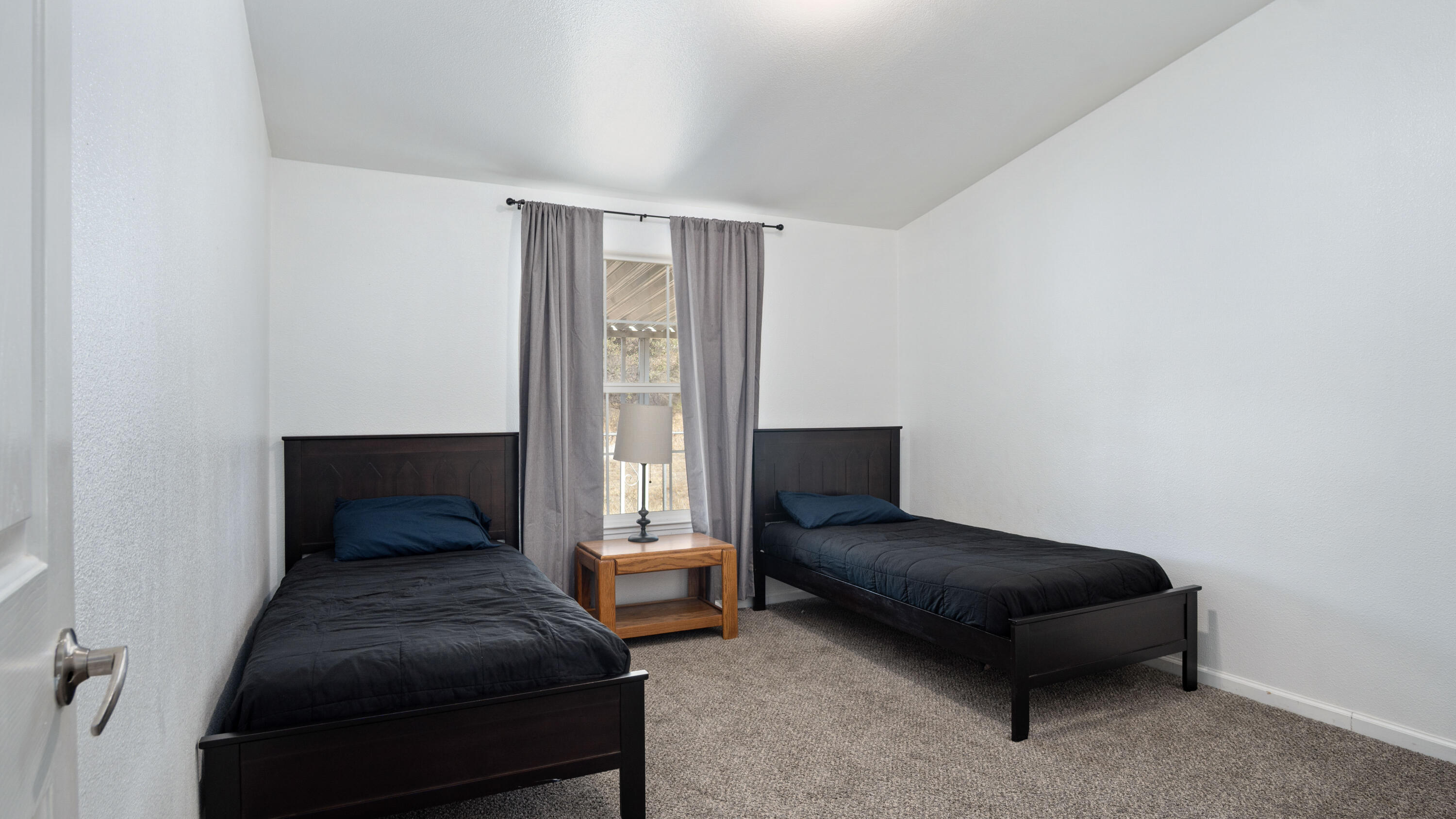 35460 Tule River Dr, Springville, CA 93265