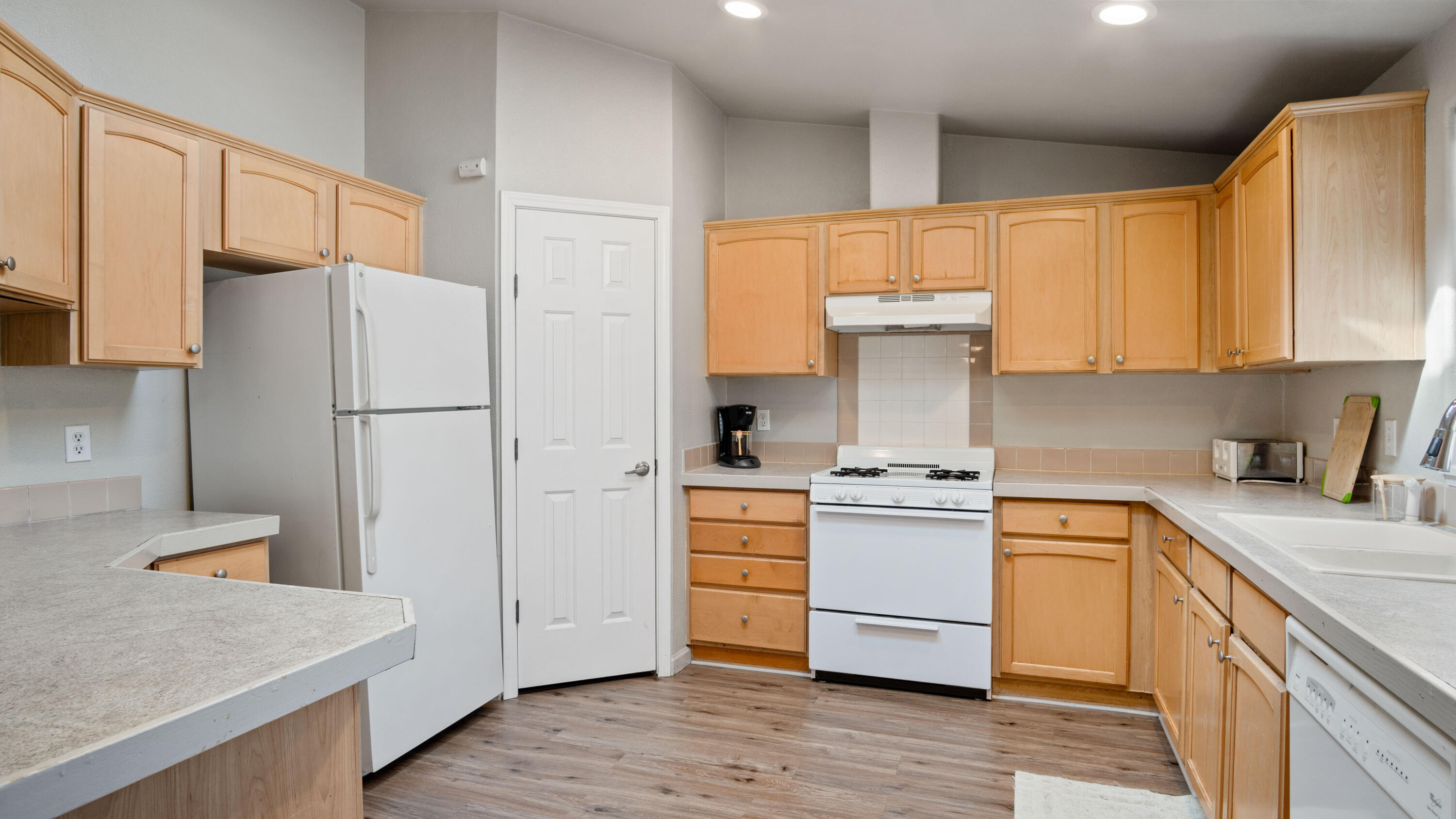 35460 Tule River Dr, Springville, CA 93265